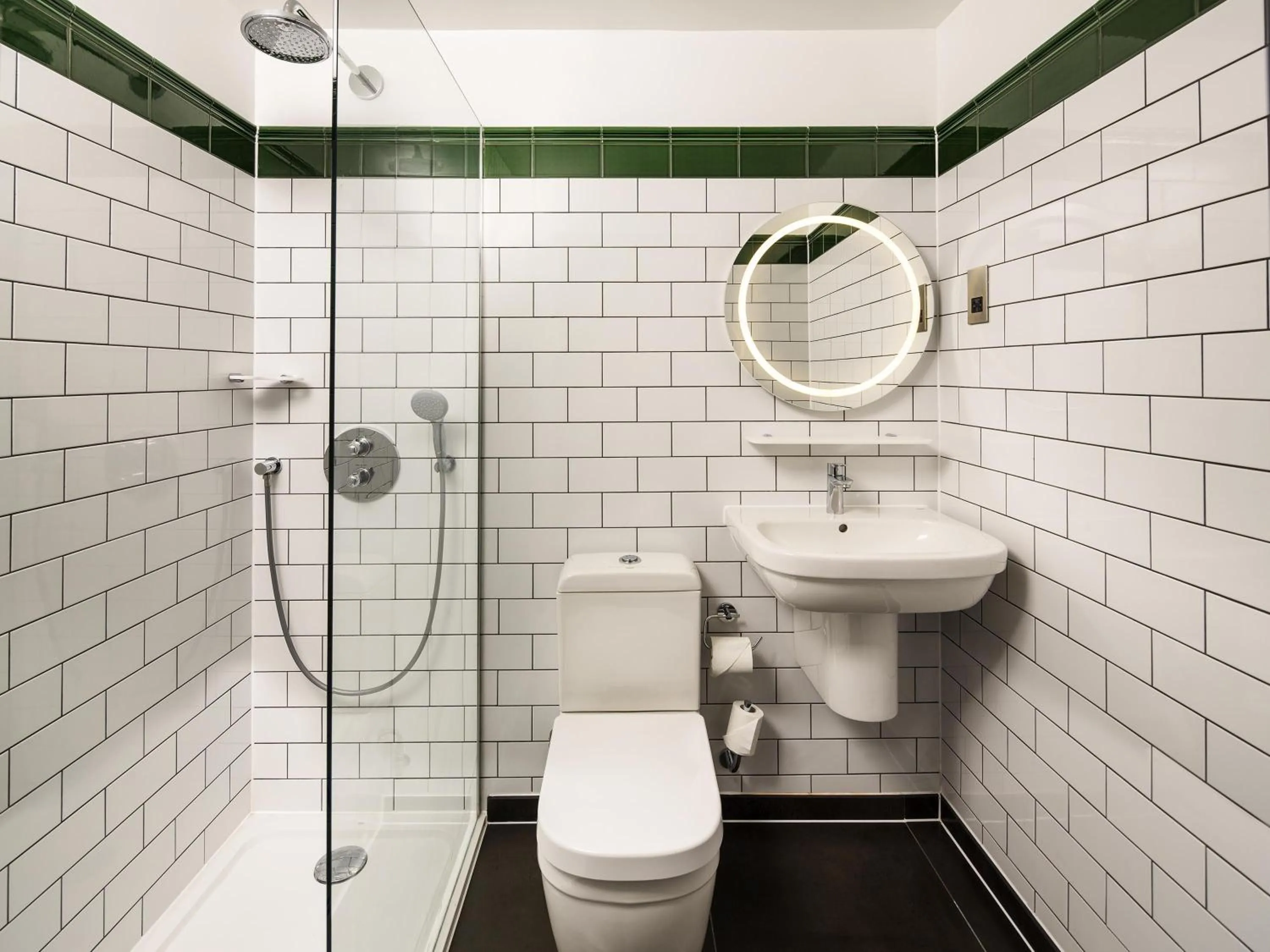 Bedroom in ibis Styles London Gloucester Road