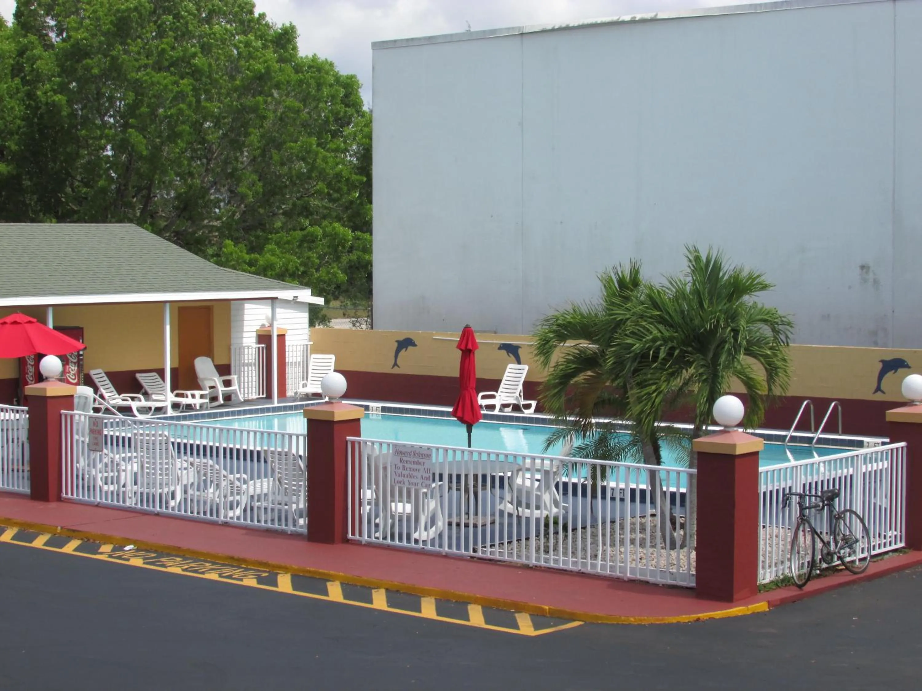 Swimming pool in Howard Johnson by Wyndham Ft. Myers FL