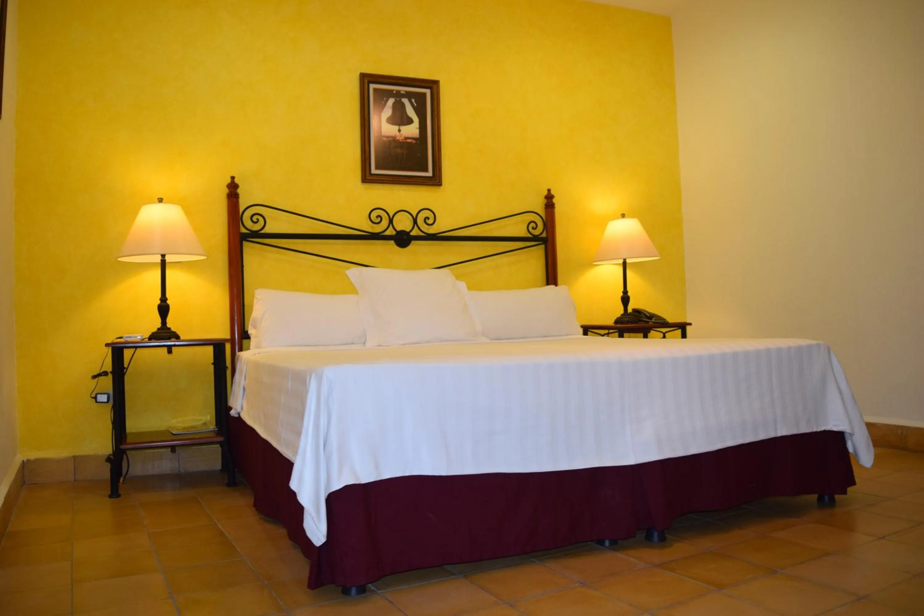 Bed in Hotel Dario Granada