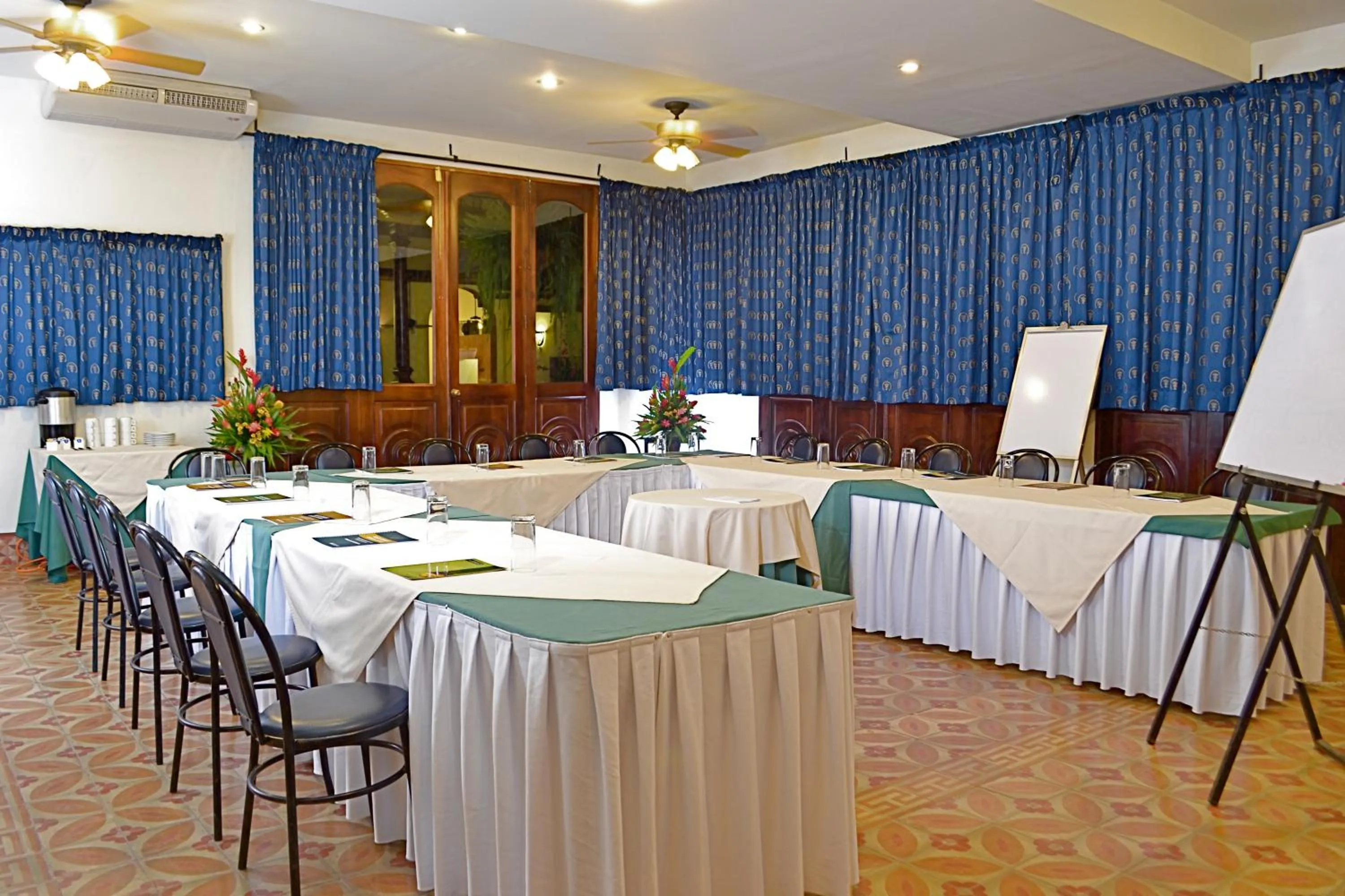 Meeting/conference room in Hotel Dario Granada