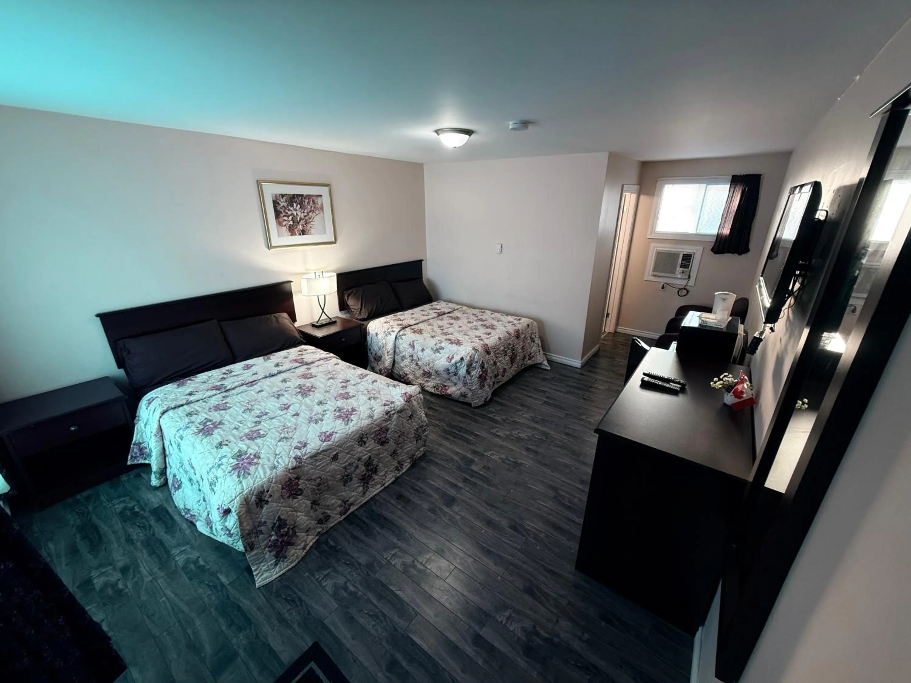 Bed in Guest Inn Motel