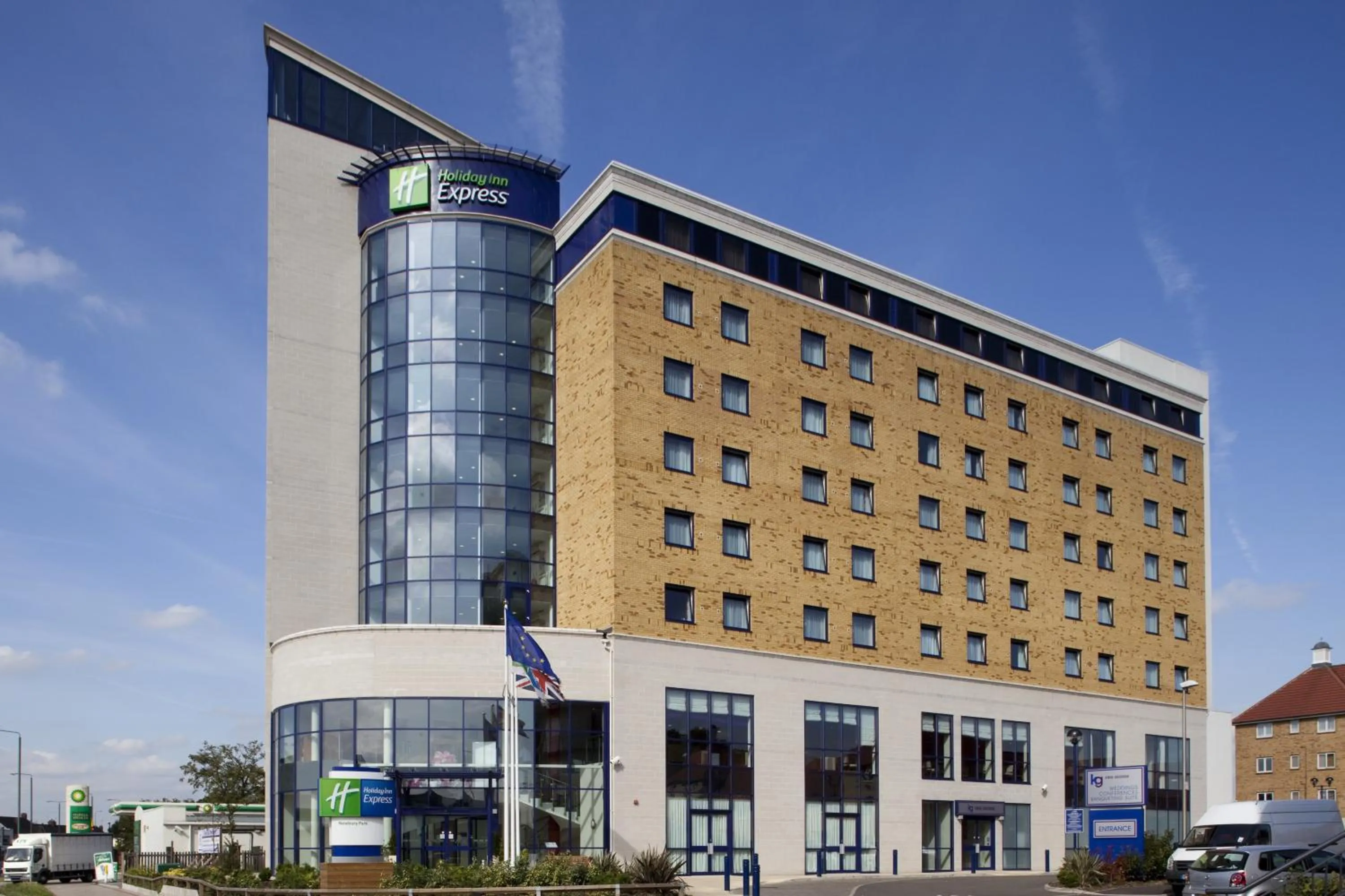 Property Building in Holiday Inn Express London - Newbury Park, an IHG Hotel