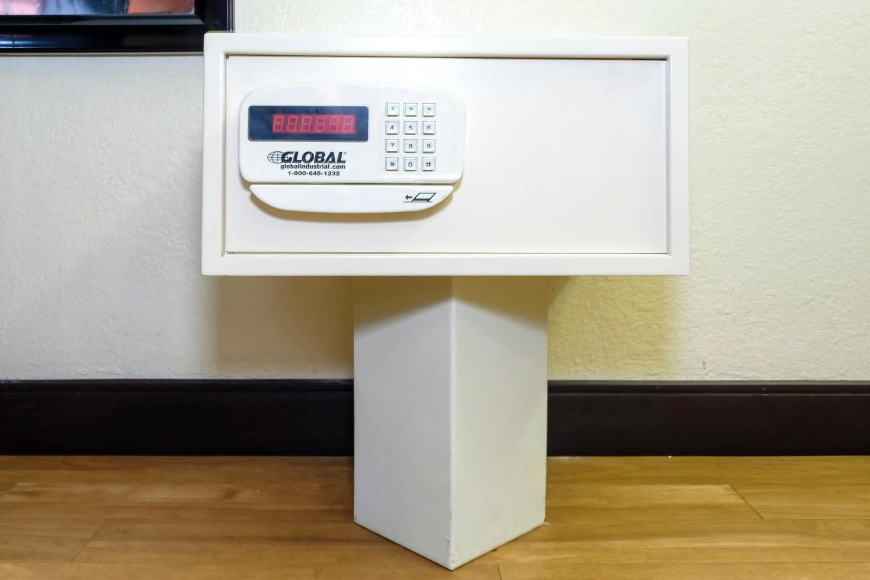 Other, Logo/Certificate/Sign/Award in Red Roof Inn Ft. Myers