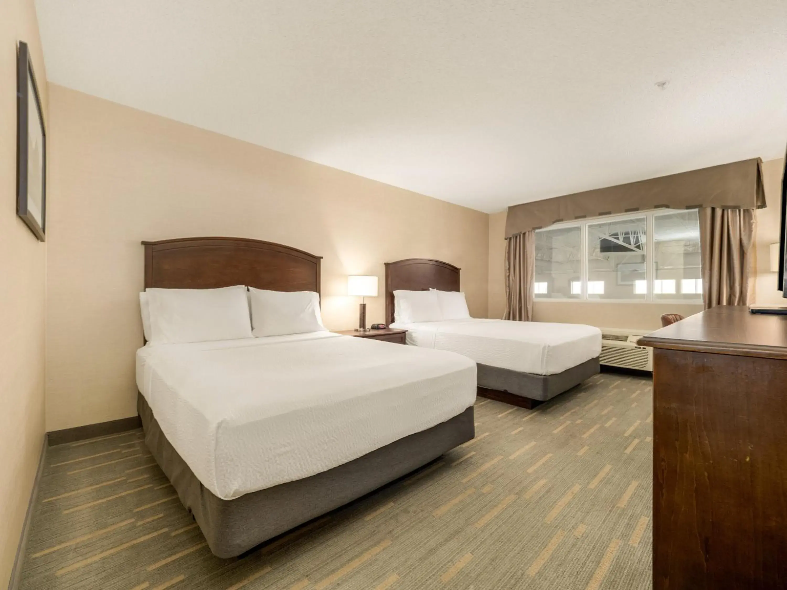 Standard Room in Holiday Inn Lethbridge by IHG Standard Room in Holiday Inn Lethbridge by IHG