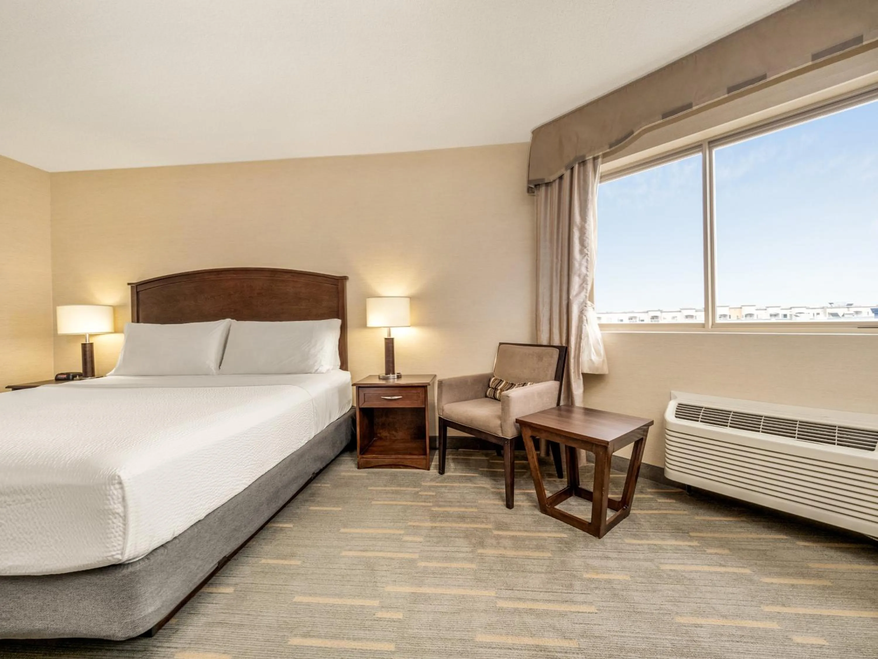 Photo of the whole room, Bed in Holiday Inn Lethbridge by IHG