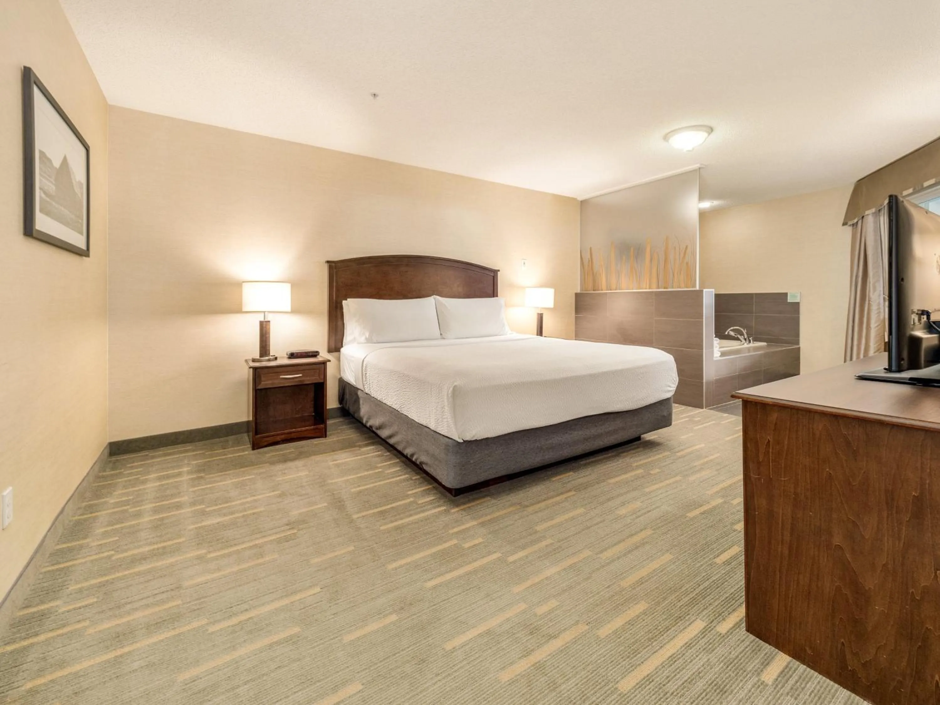 Photo of the whole room, Bed in Holiday Inn Lethbridge by IHG
