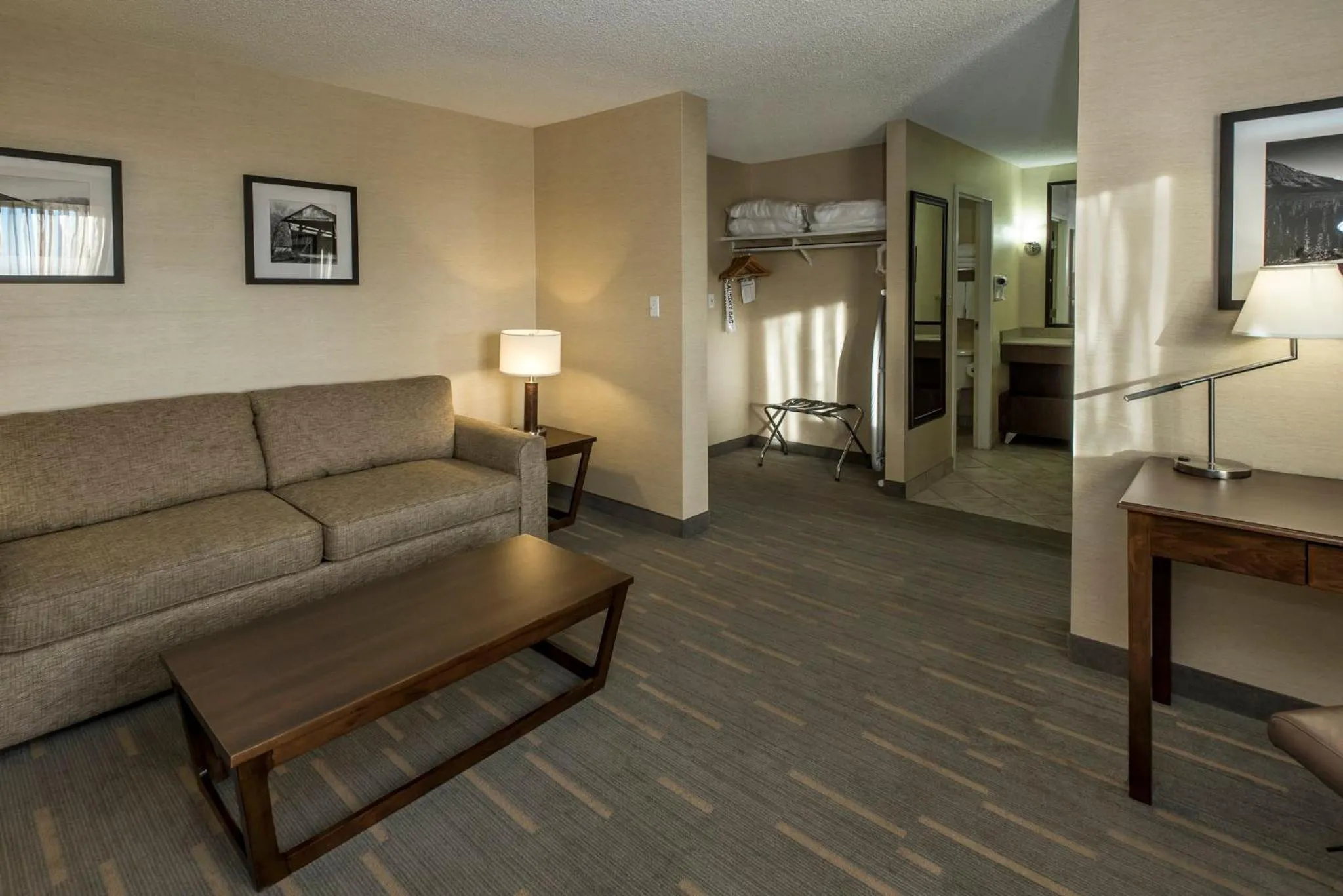 Bedroom in Holiday Inn Lethbridge by IHG