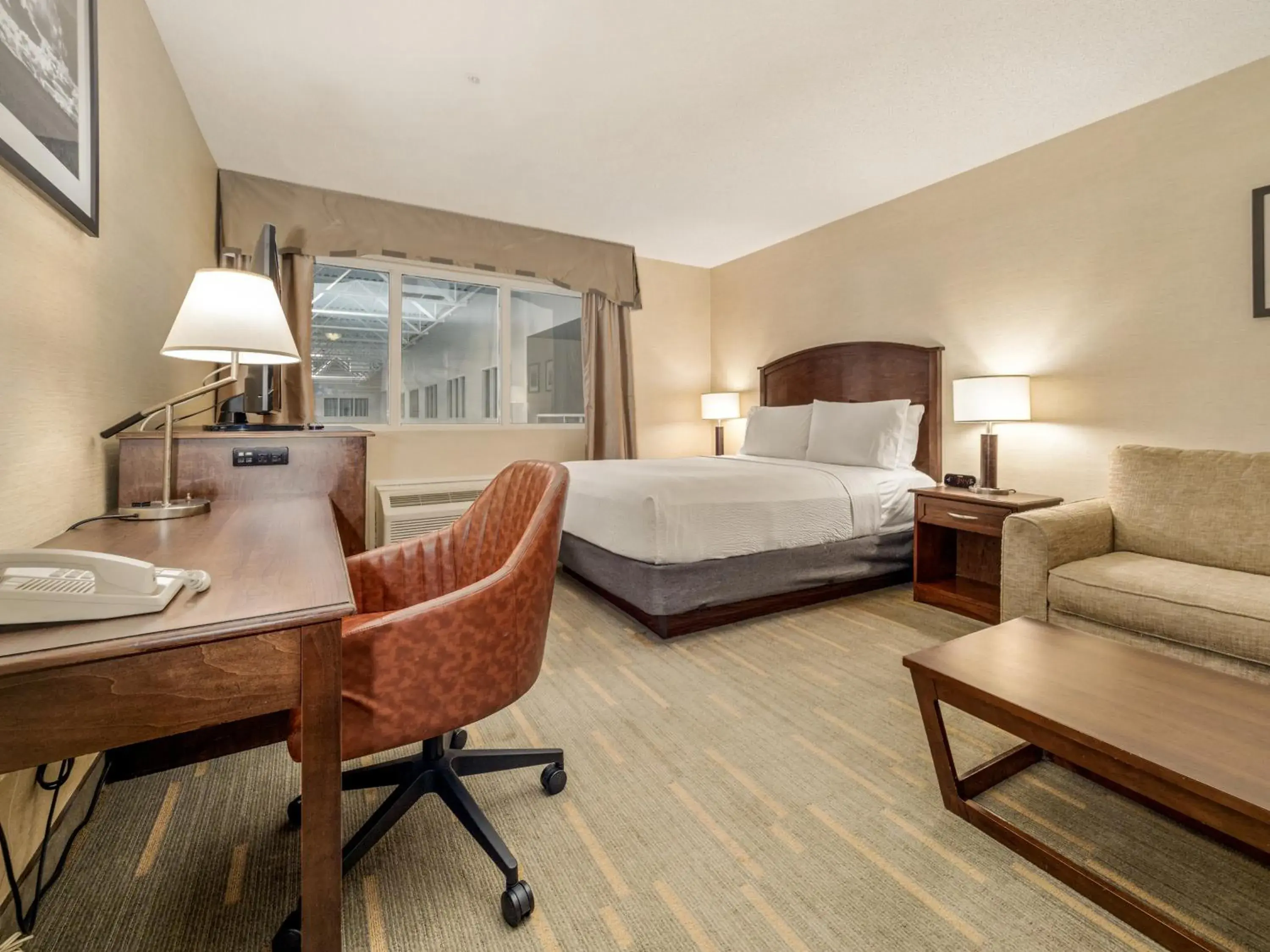 View (from property/room), Bed in Holiday Inn Lethbridge by IHG View (from property/room), Bed in Holiday Inn Lethbridge by IHG