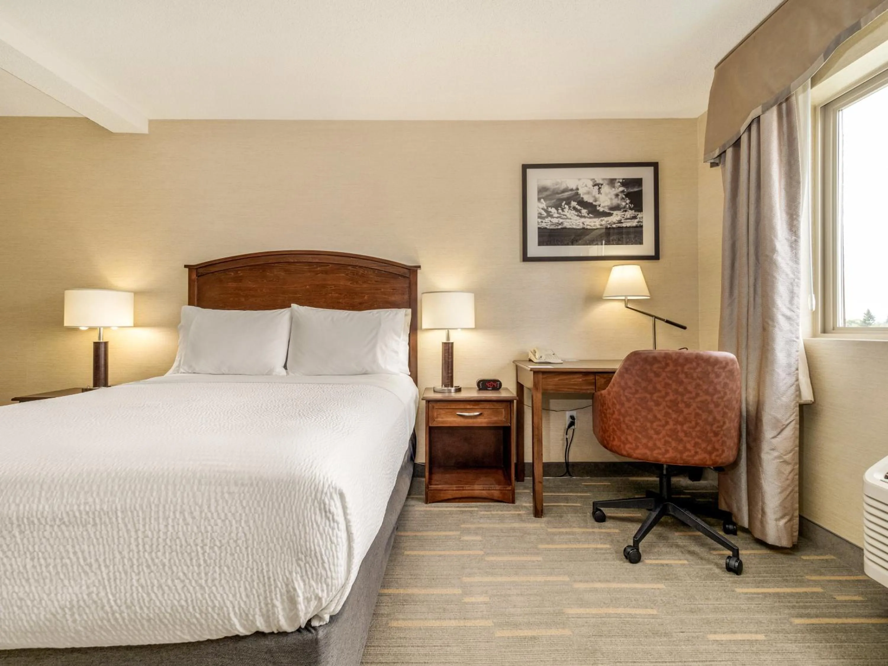 Photo of the whole room, Bed in Holiday Inn Lethbridge by IHG