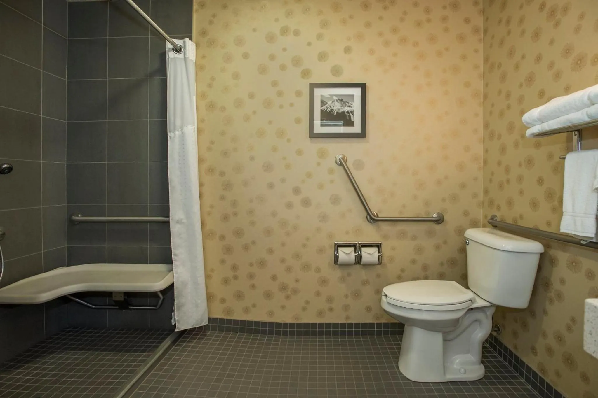 Photo of the whole room in Holiday Inn Lethbridge by IHG