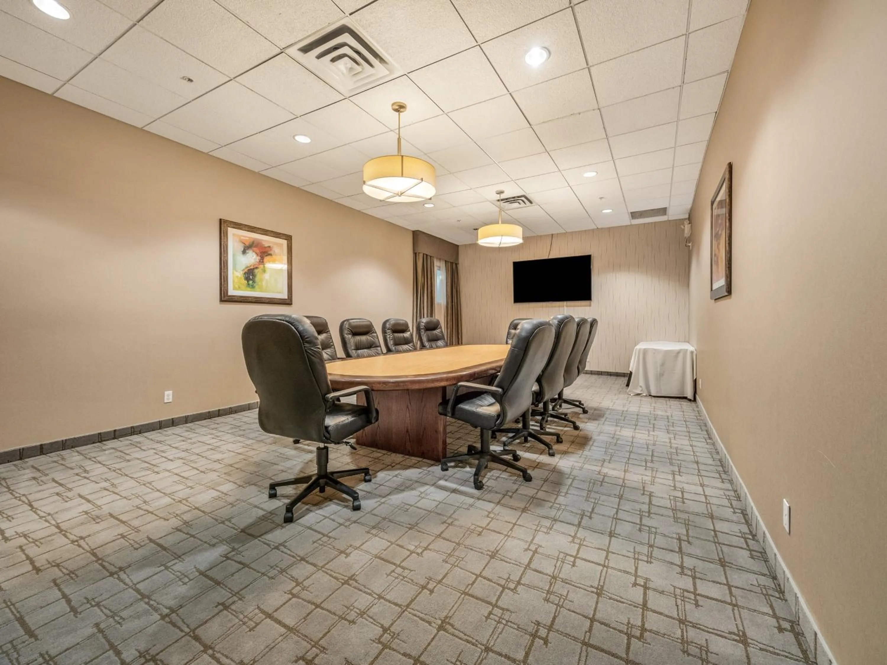 Meeting/conference room in Holiday Inn Lethbridge by IHG
