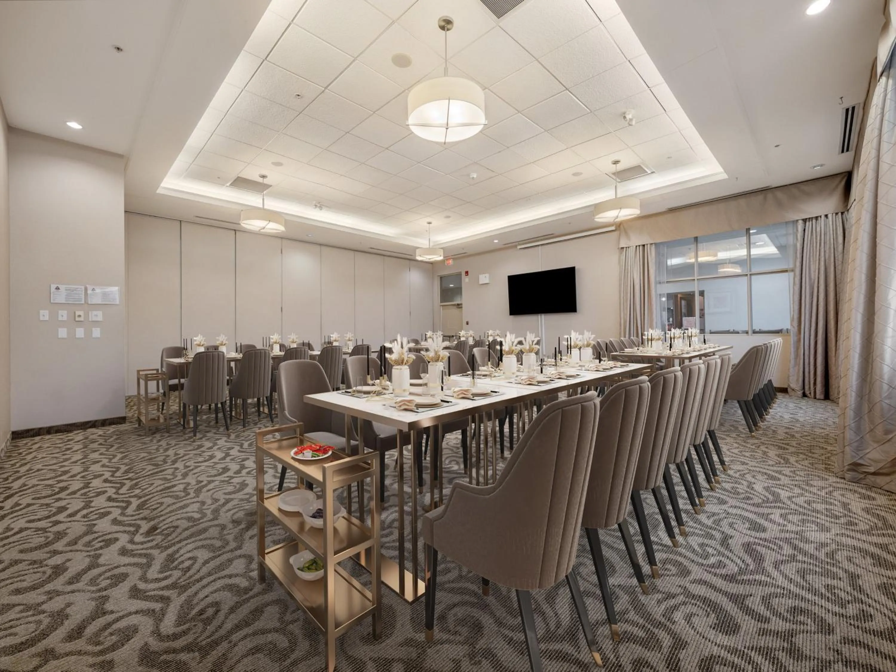 Banquet/Function facilities in Holiday Inn Lethbridge by IHG