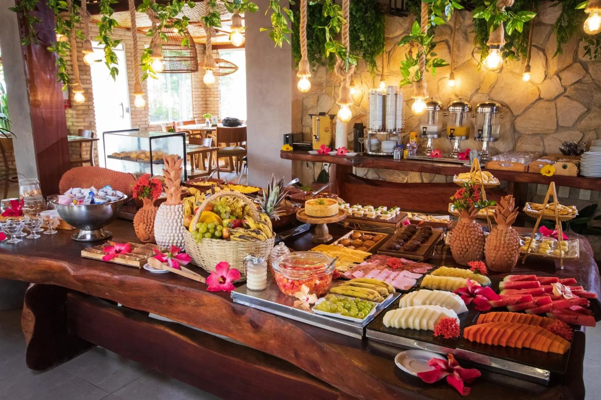 Buffet breakfast in Pousada Encontro das Águas