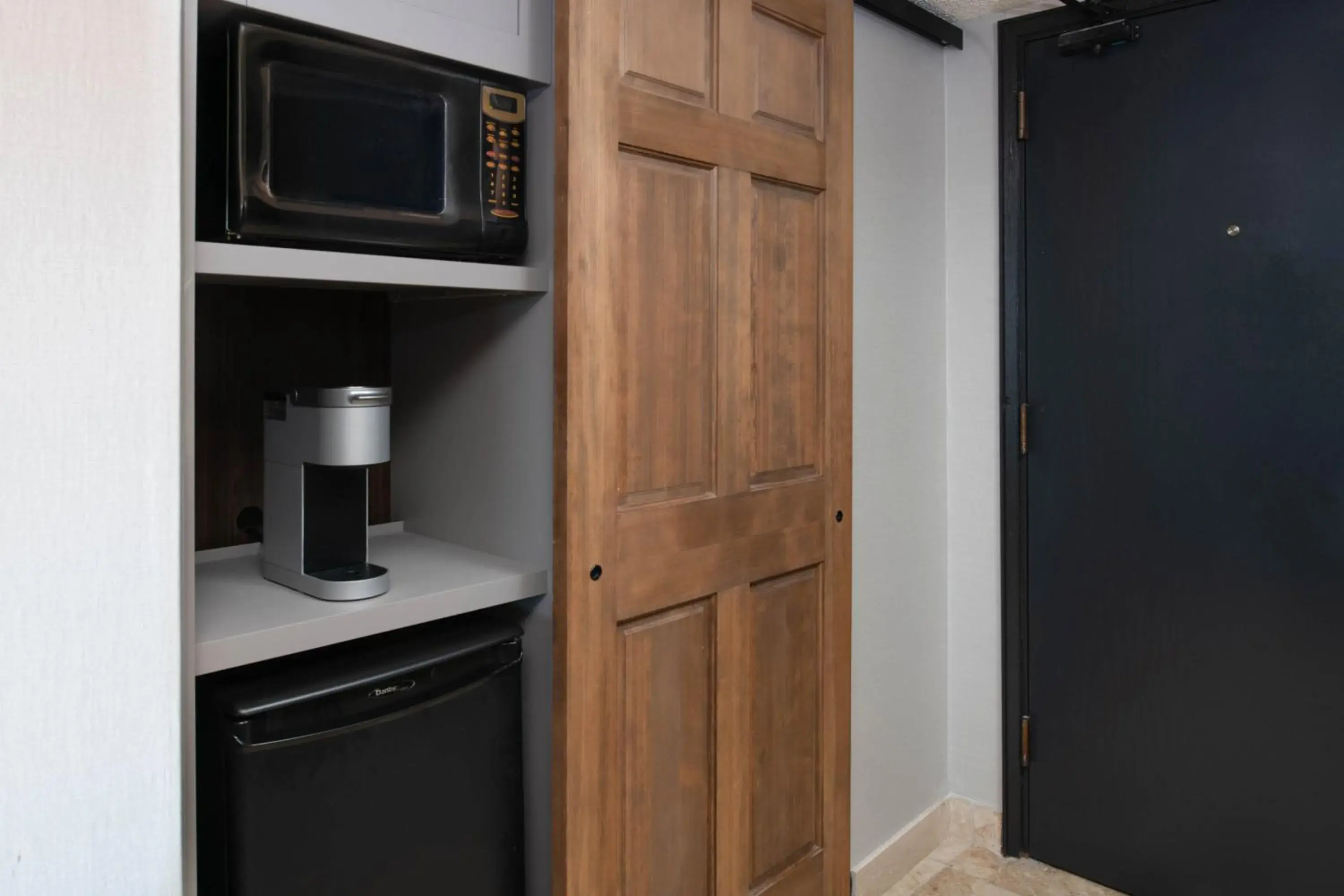 Premium King Room with Courtyard View in Holiday Inn Portland - Columbia Riverfront by IHG Premium King Room with Courtyard View in Holiday Inn Portland - Columbia Riverfront by IHG