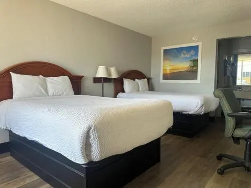 Bed in Days Inn by Wyndham Fort Myers