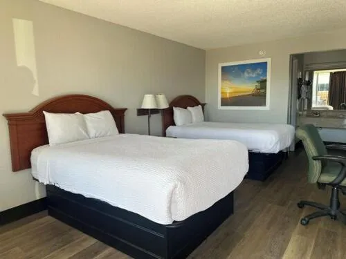 Bed in Days Inn by Wyndham Fort Myers