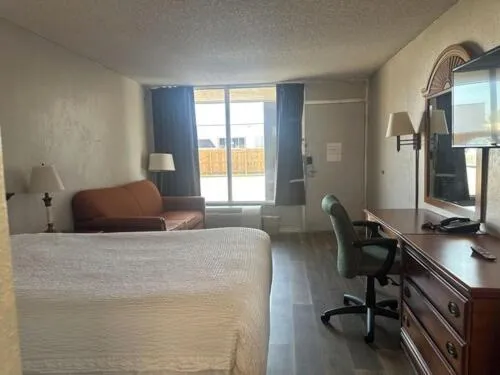 Bed in Days Inn by Wyndham Fort Myers