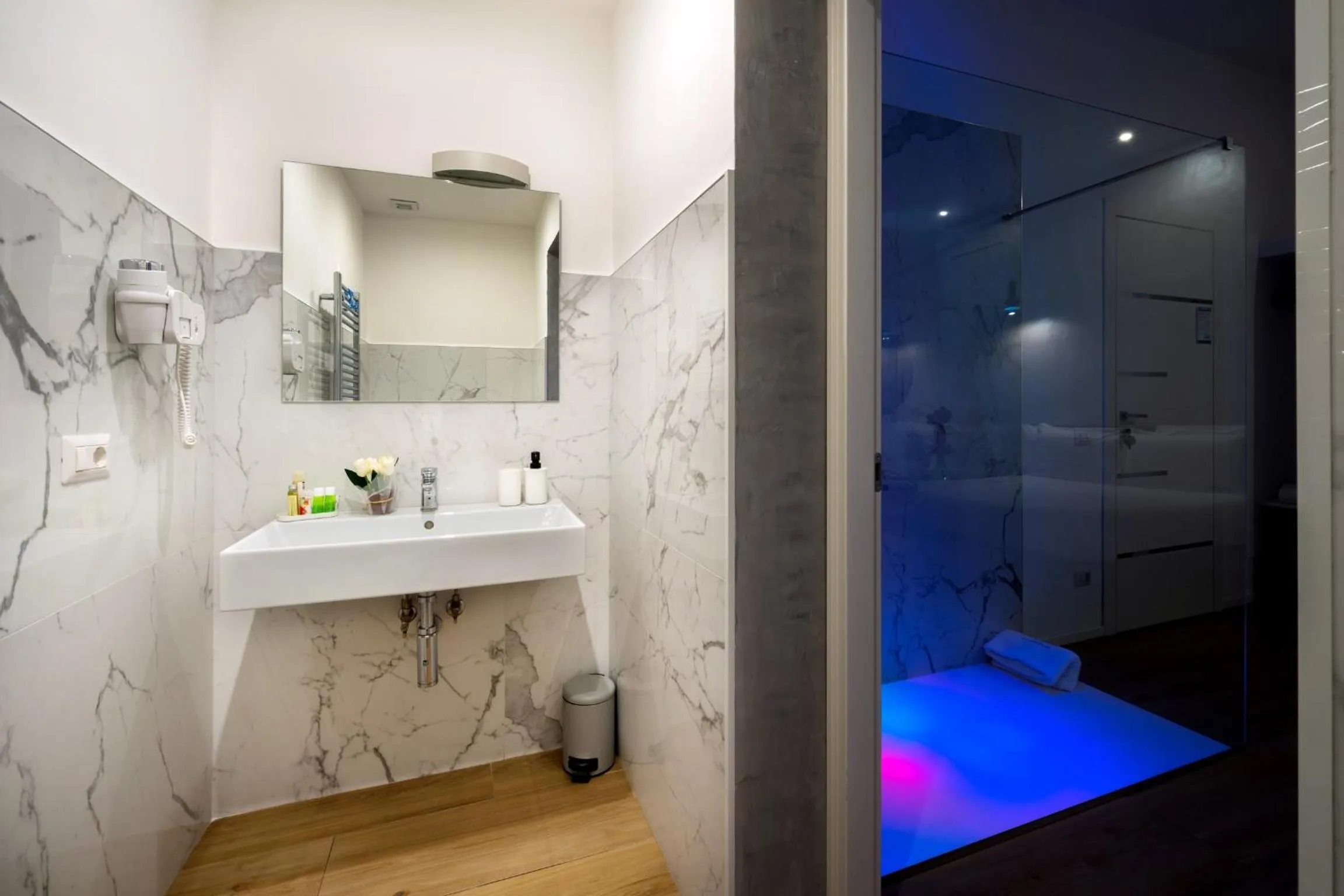 Shower in Le Marinelle Aff Trani