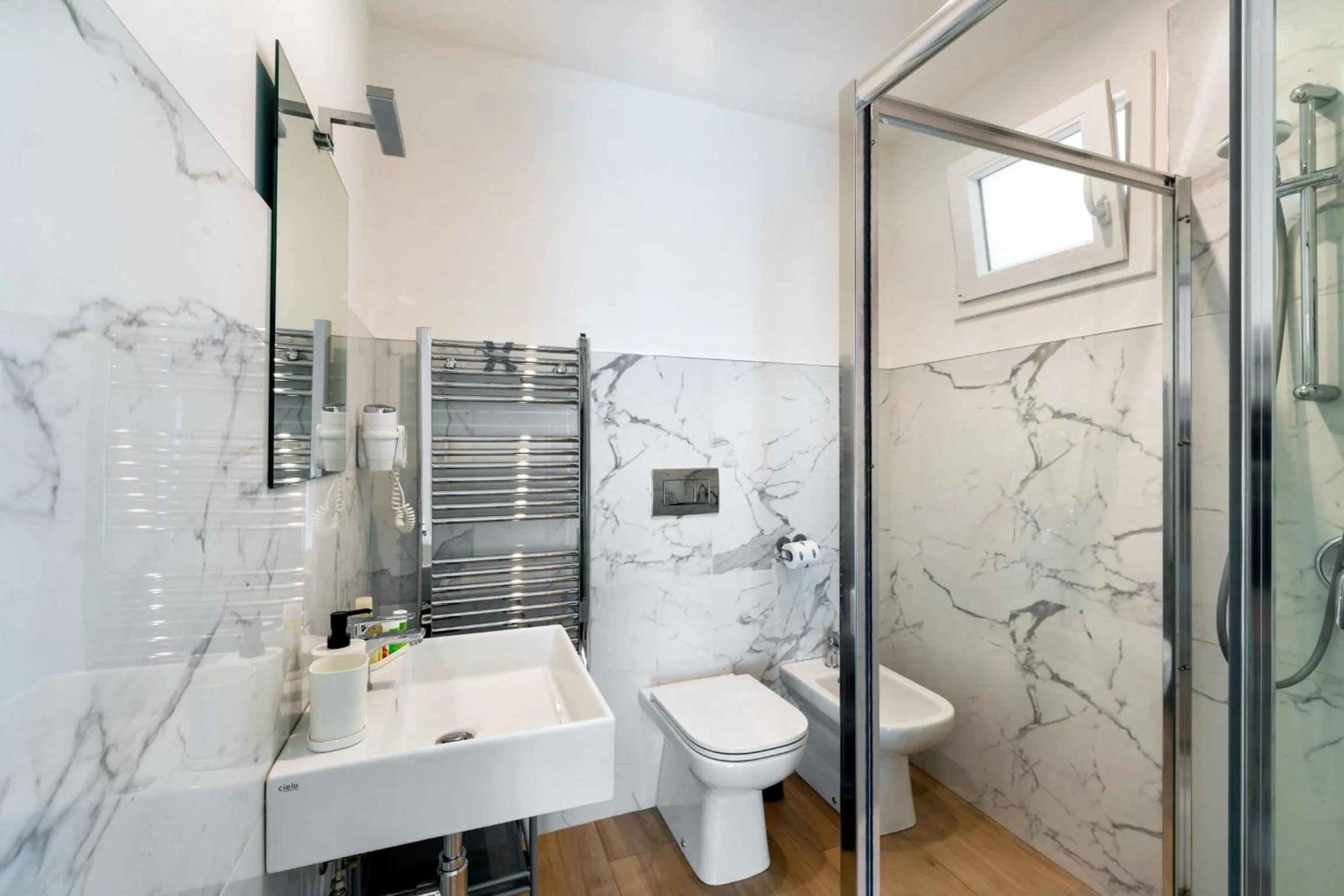 Shower in Le Marinelle Aff Trani