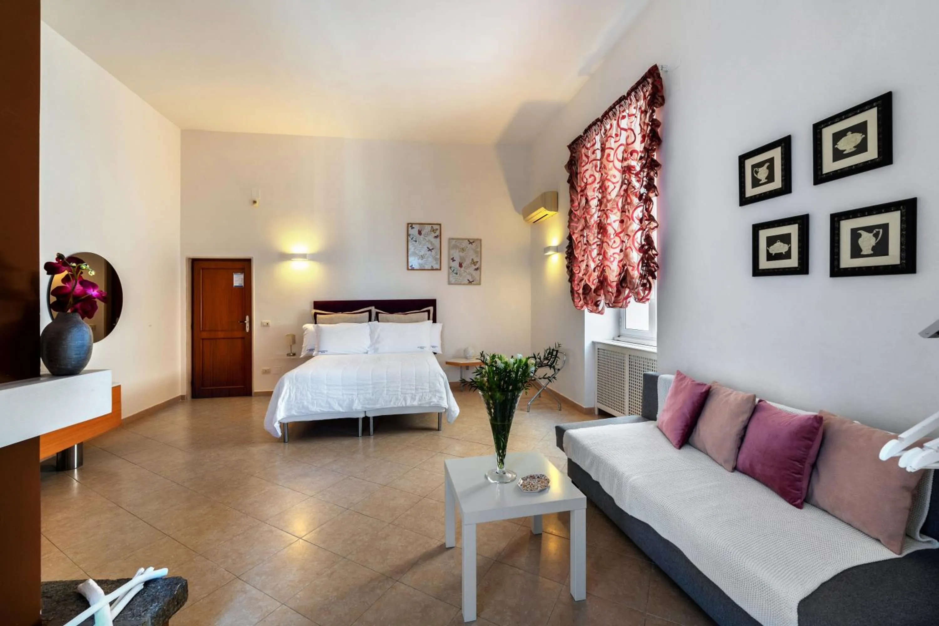Photo of the whole room, Bed in Le Marinelle Aff Trani