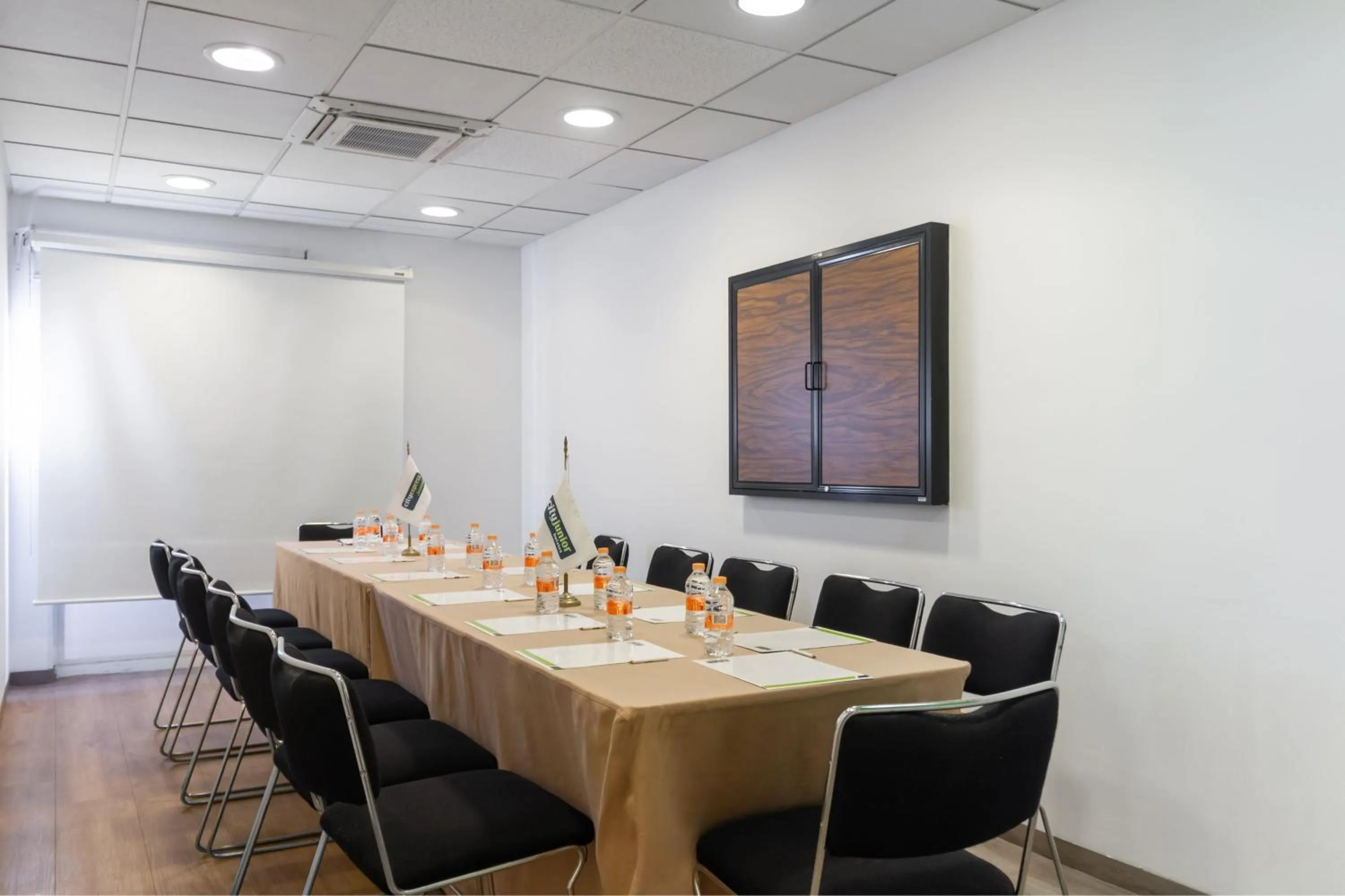 Meeting/conference room in City Express Junior by Marriott Tuxtla Gutierrez Poliforum