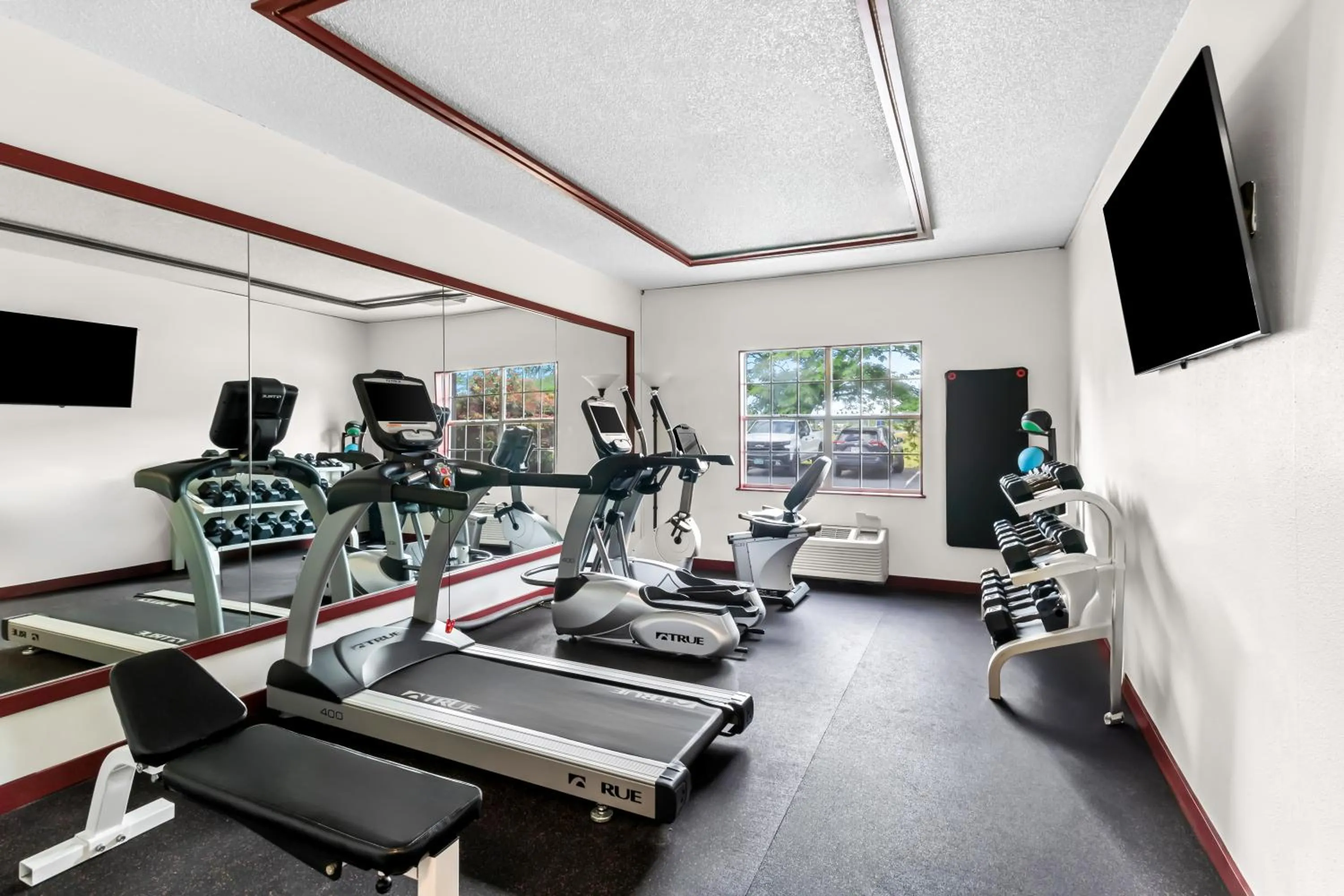 Fitness centre/facilities in Red Lion Hotel Portland Airport