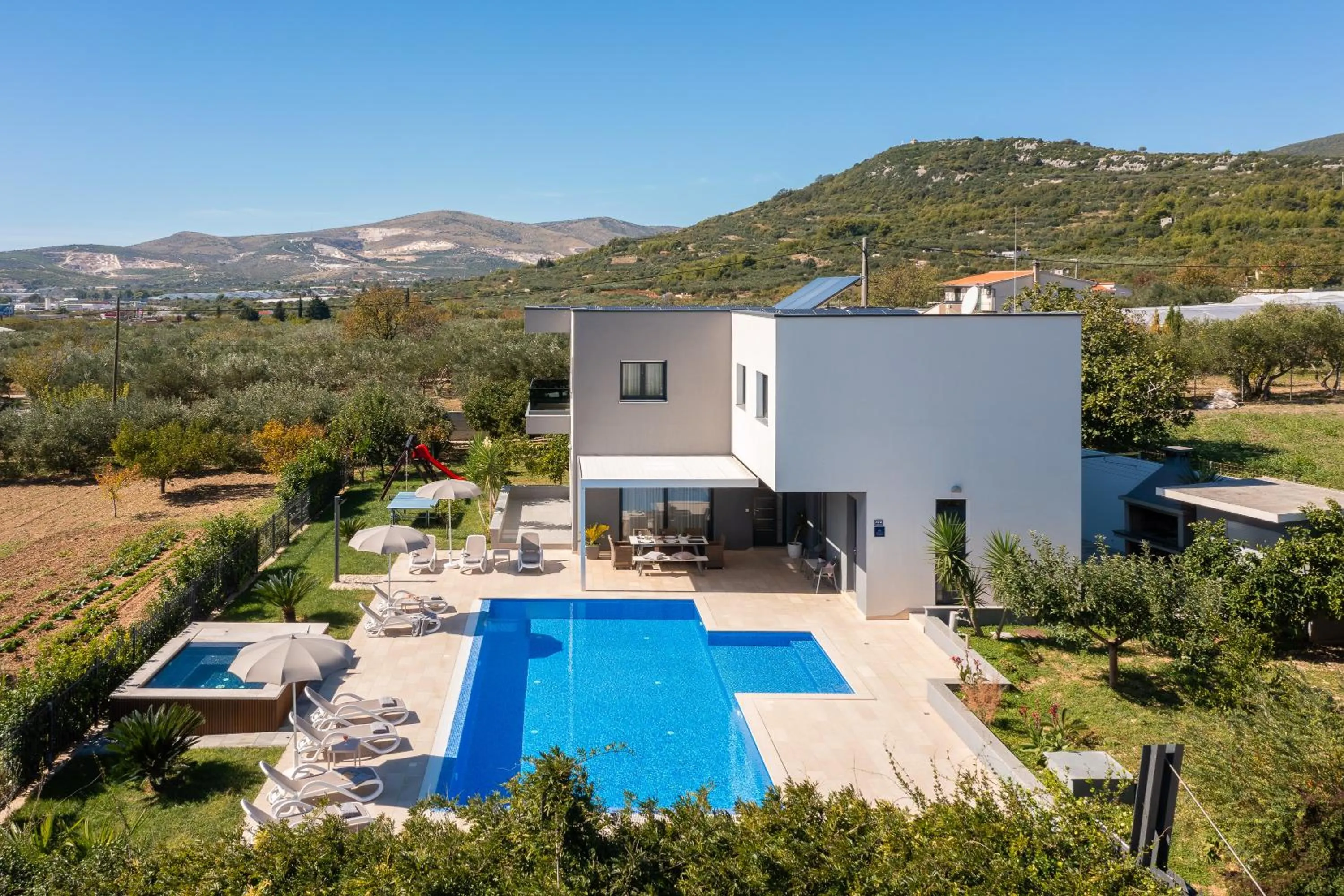 Property building in Villa Castello