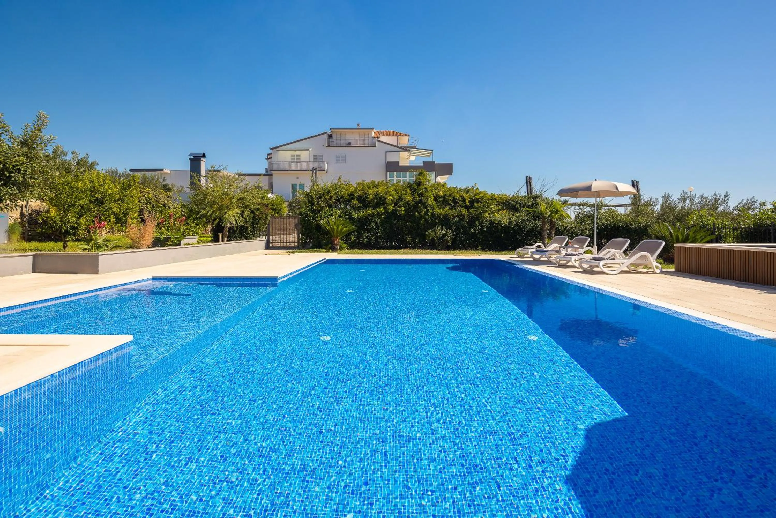 Swimming pool in Villa Castello