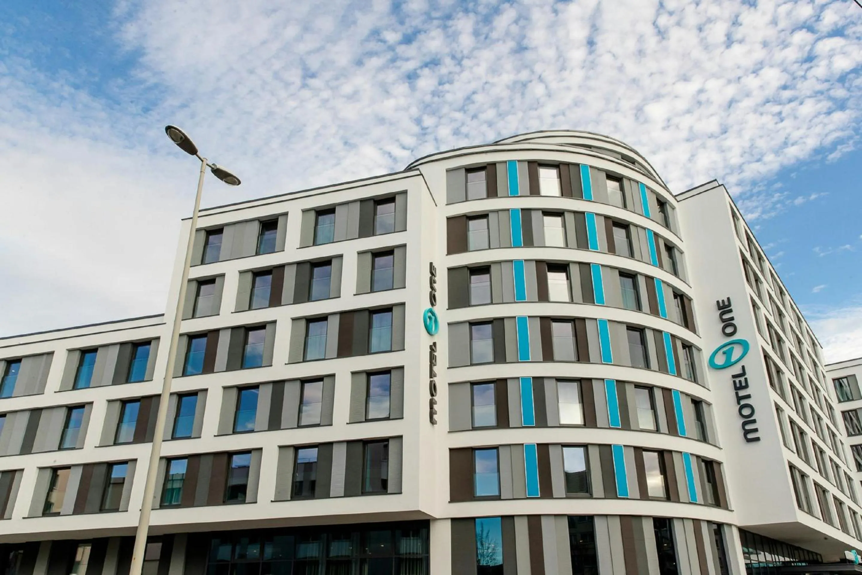 Facade/entrance in Motel One Bonn-Beethoven