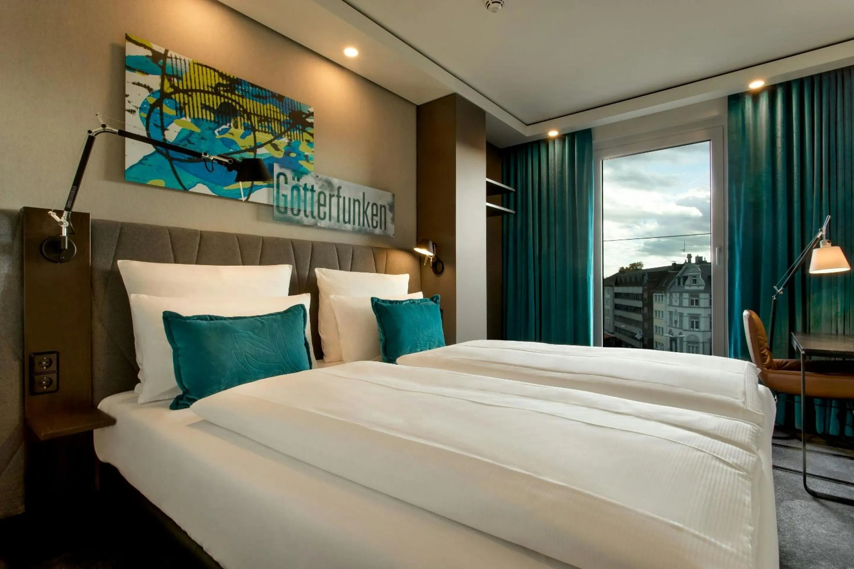 Photo of the whole room, Bed in Motel One Bonn-Beethoven