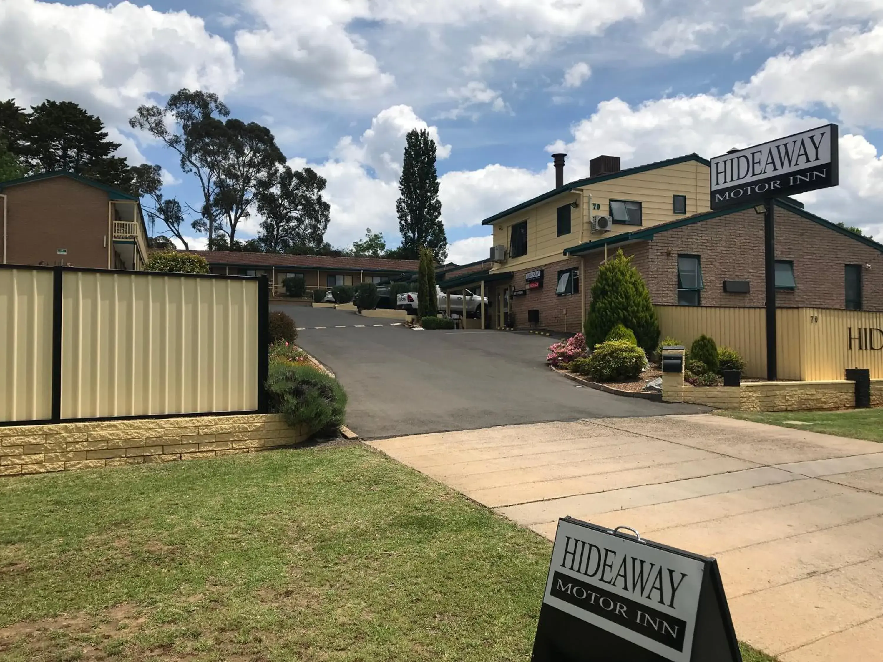Facade/entrance in Hideaway Motor Inn Facade/entrance in Hideaway Motor Inn