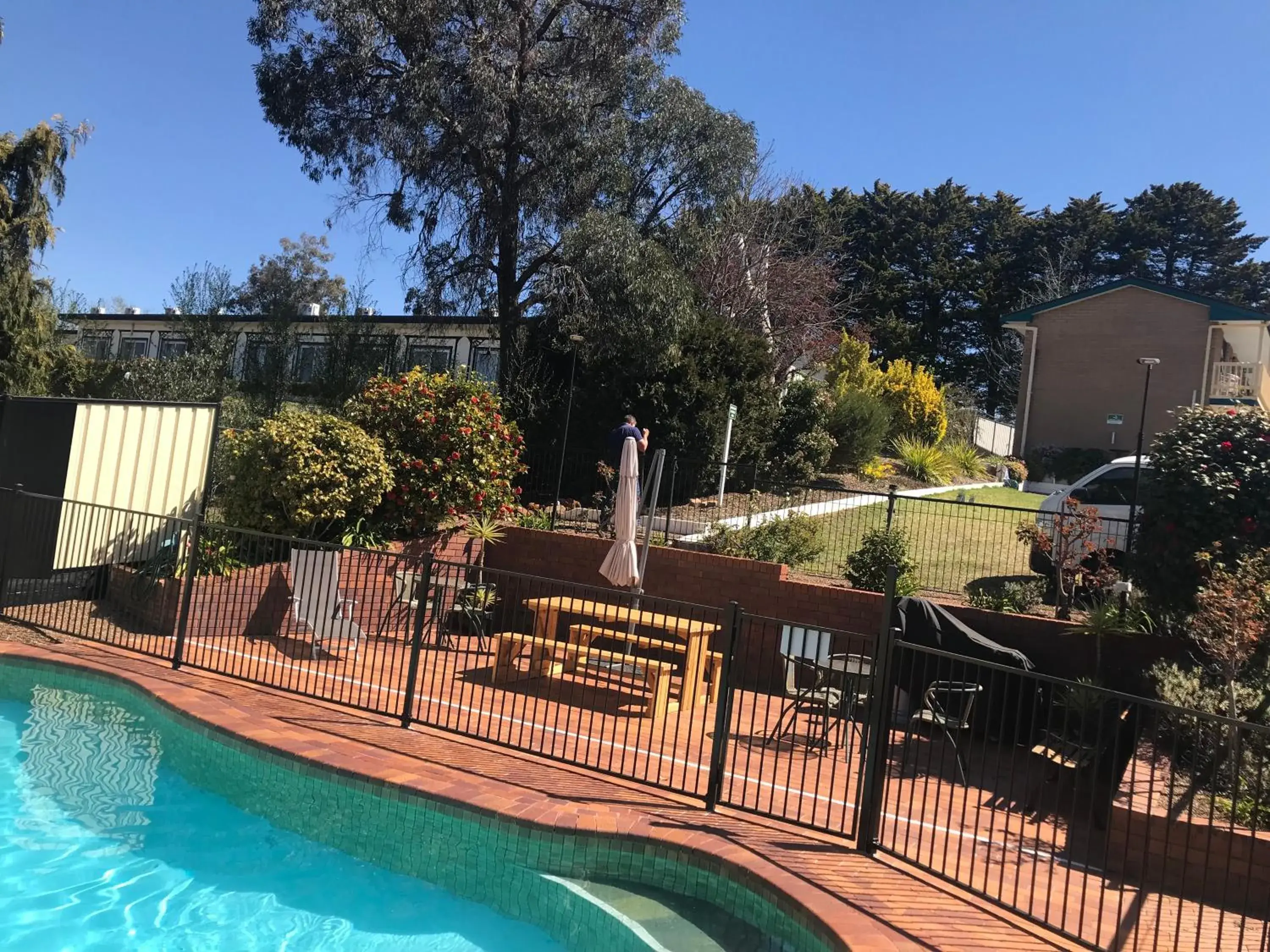 Swimming pool in Hideaway Motor Inn Swimming pool in Hideaway Motor Inn