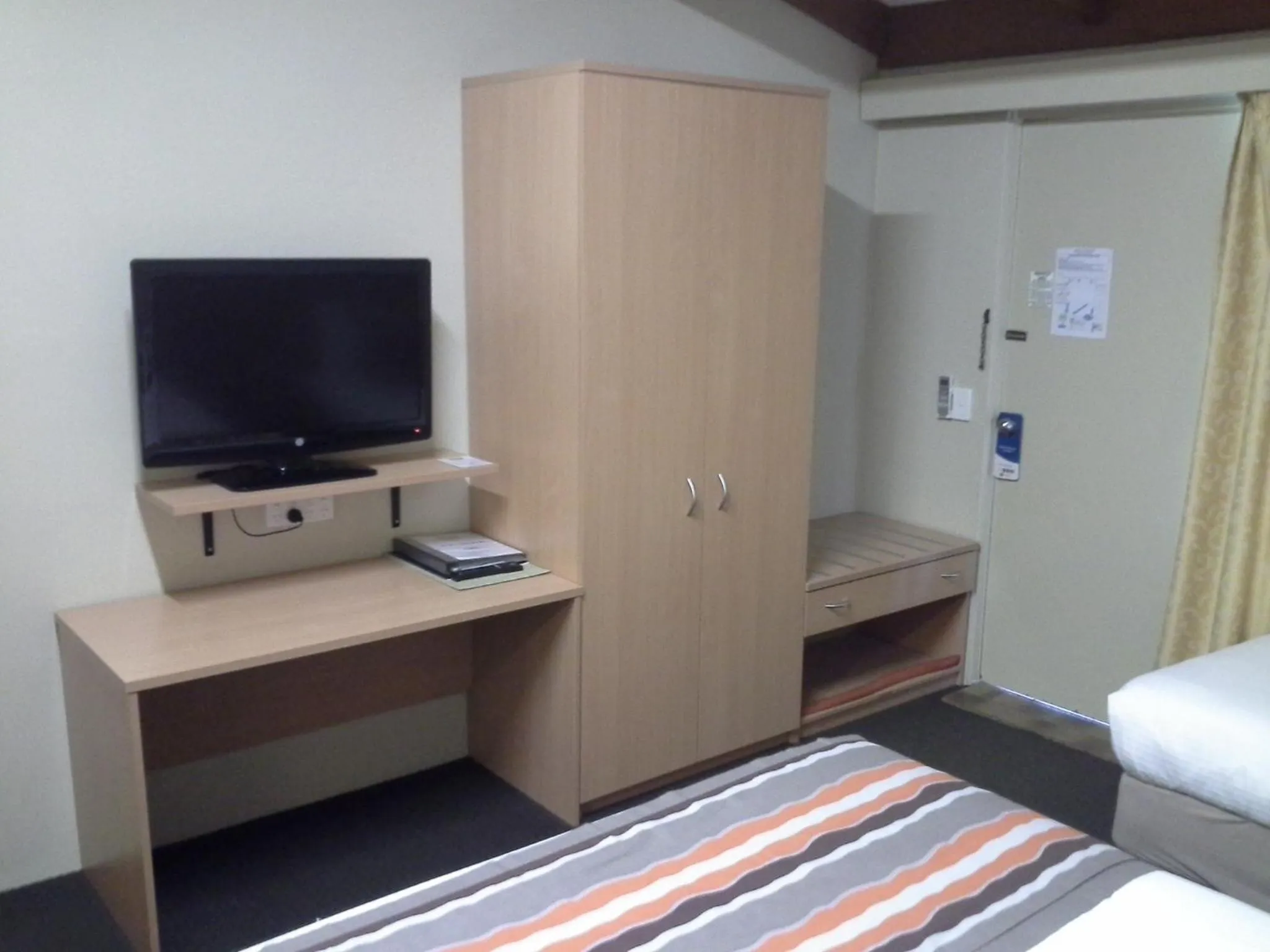 Decorative detail, Bed in Hideaway Motor Inn