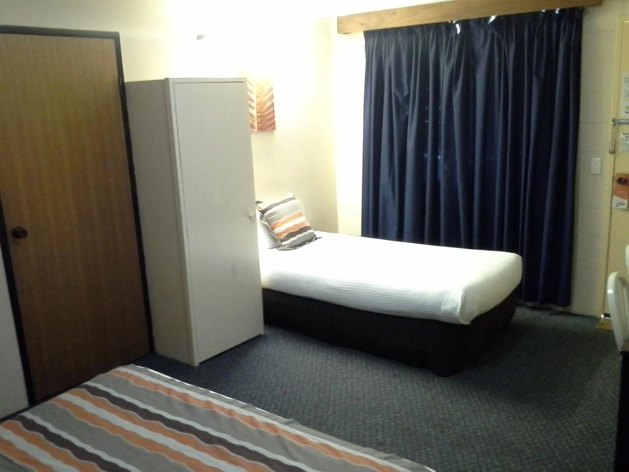 Photo of the whole room, Bed in Hideaway Motor Inn
