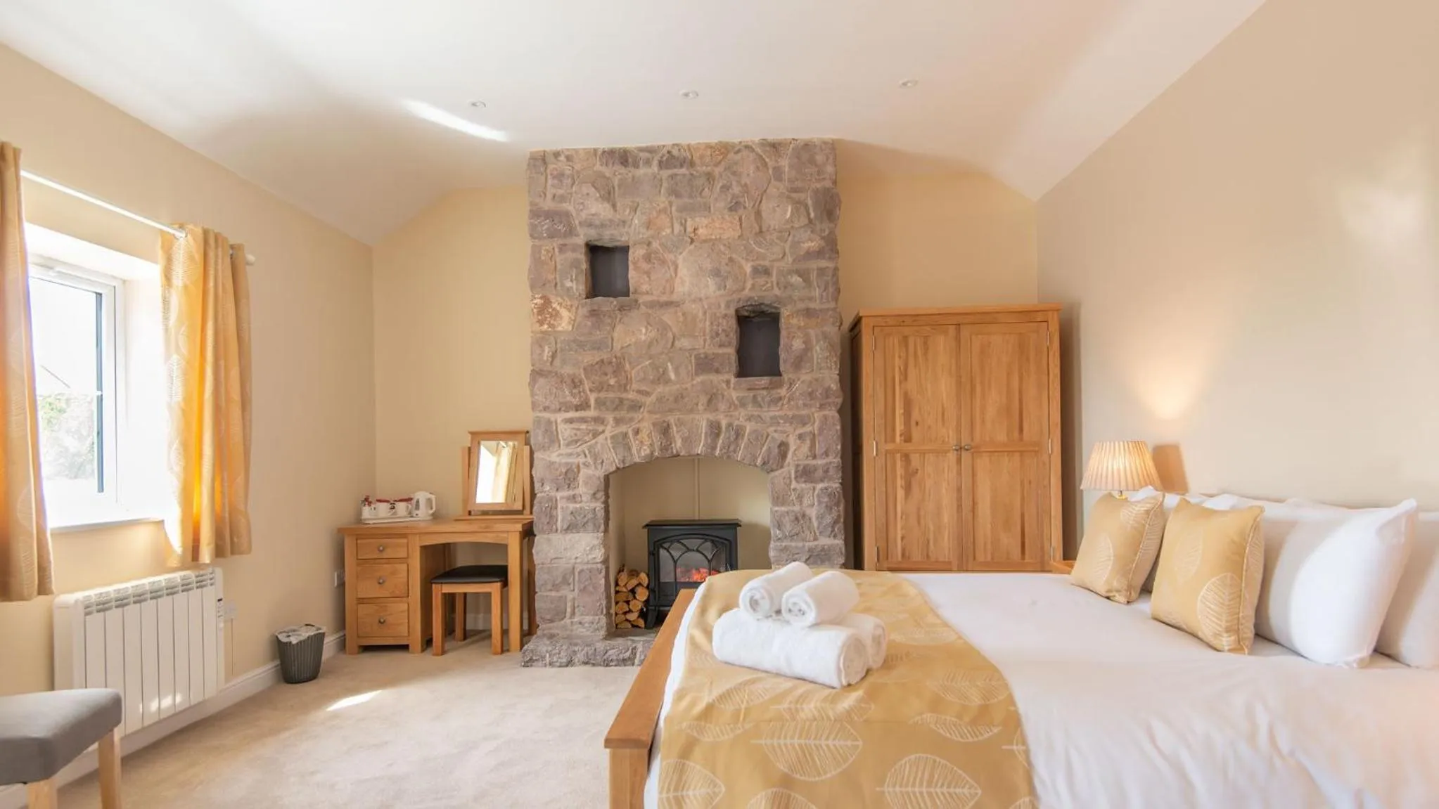 Bed in Lastra Farm Hotel