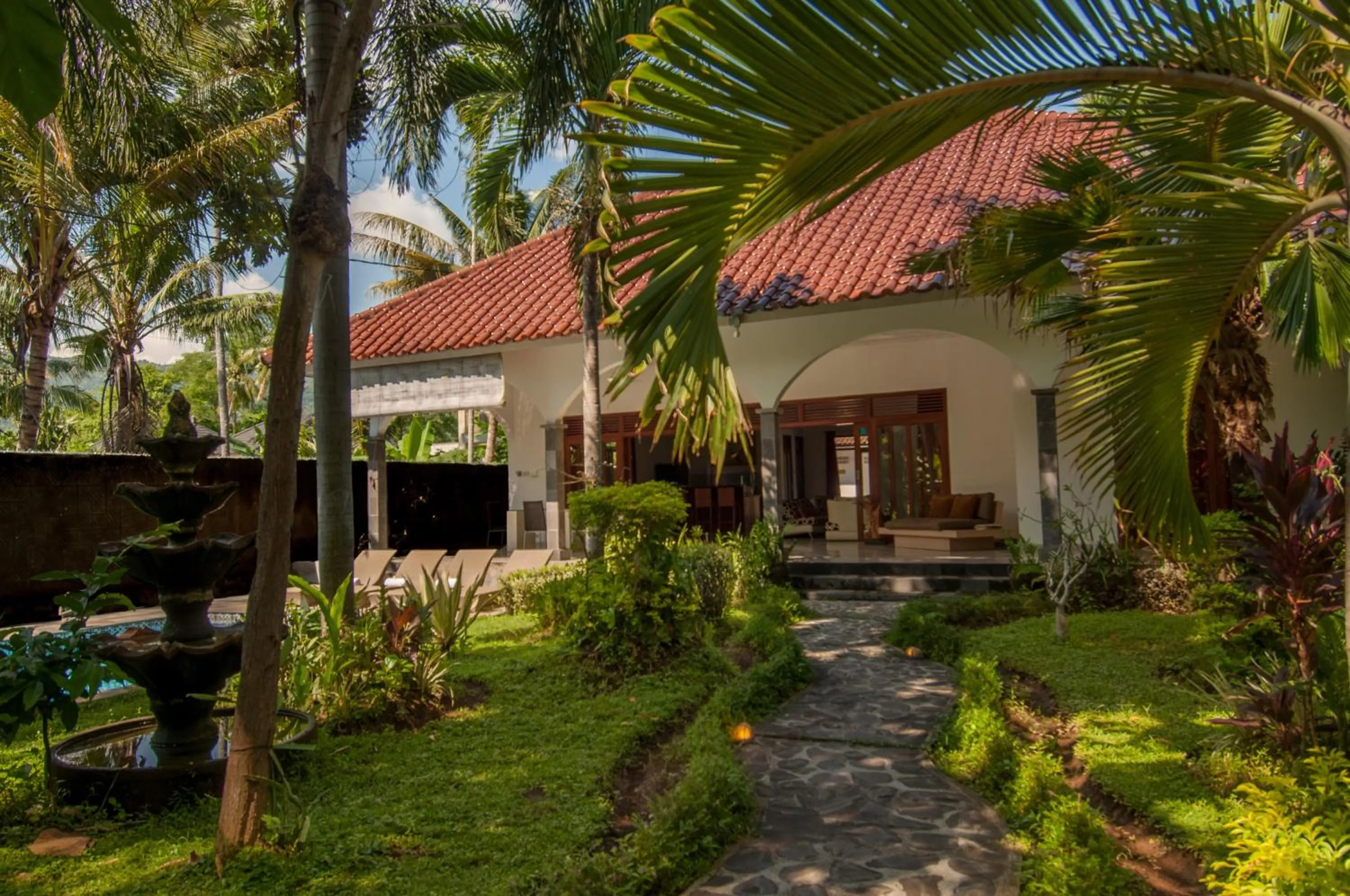 Facade/entrance in Villa Kelapa