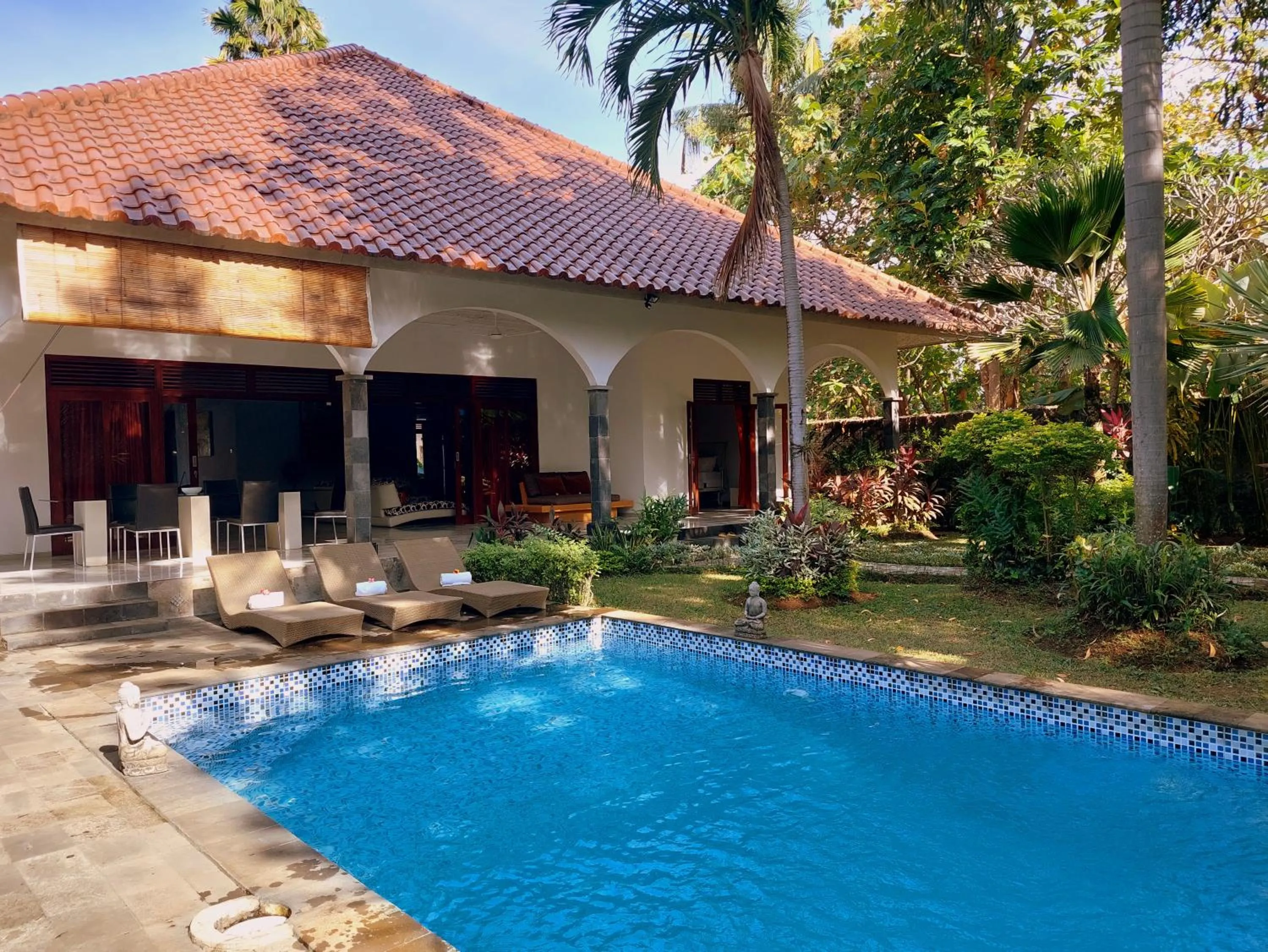 Property building in Villa Kelapa