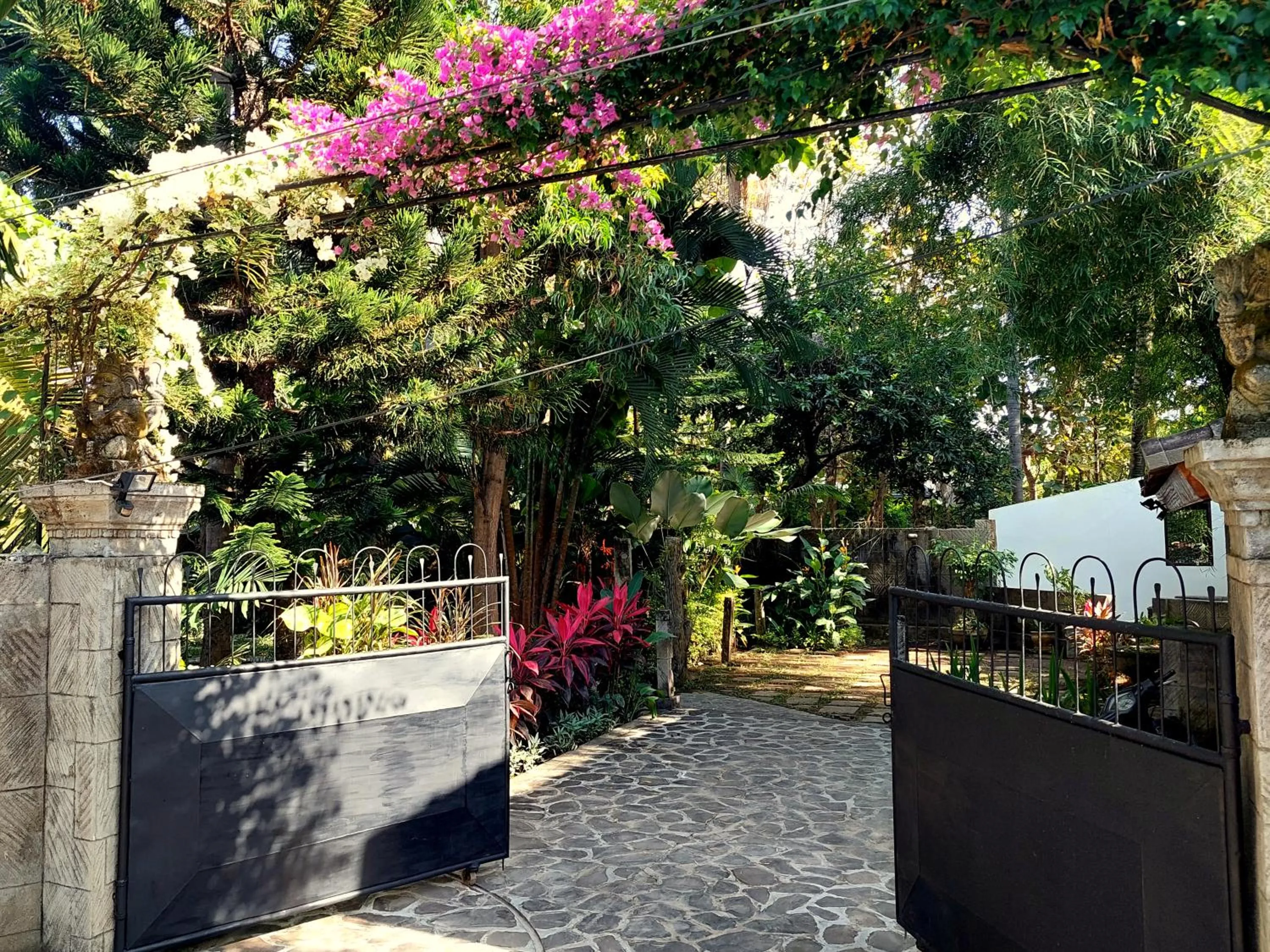 Facade/entrance in Villa Kelapa