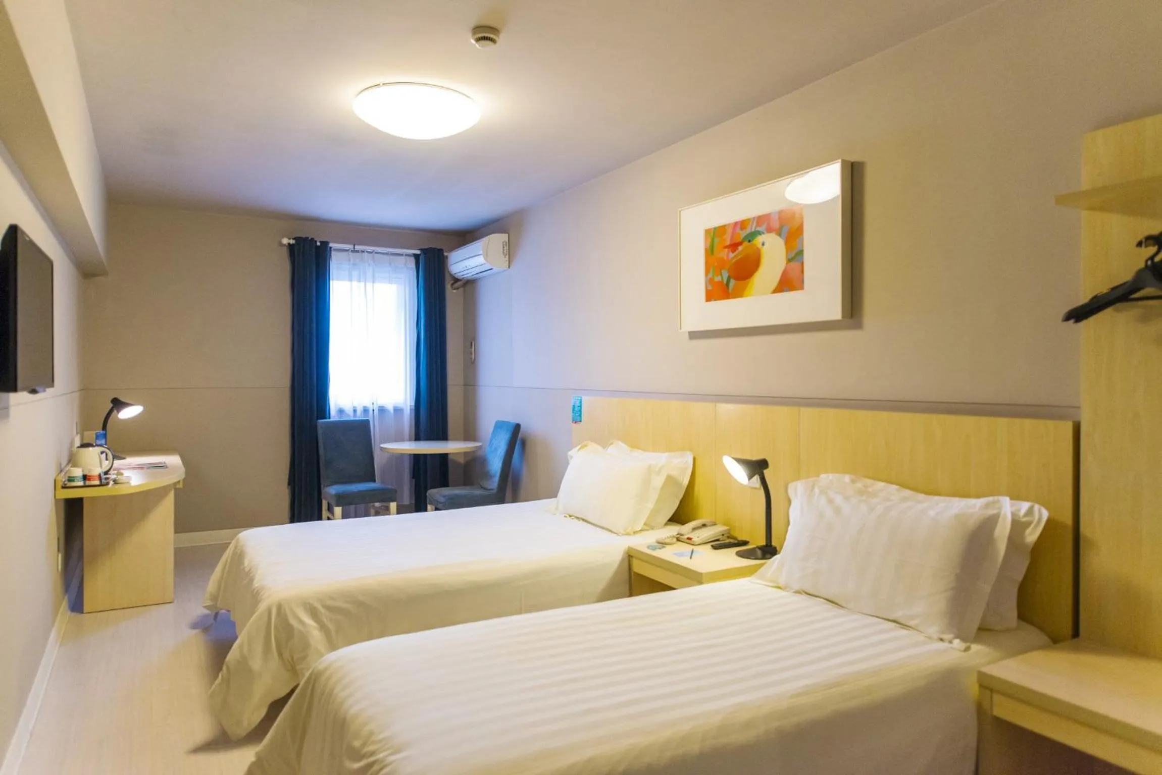 Bed in Jinjiang Inn Style Xinyang Dongfanghong Avenue Cultural Centre