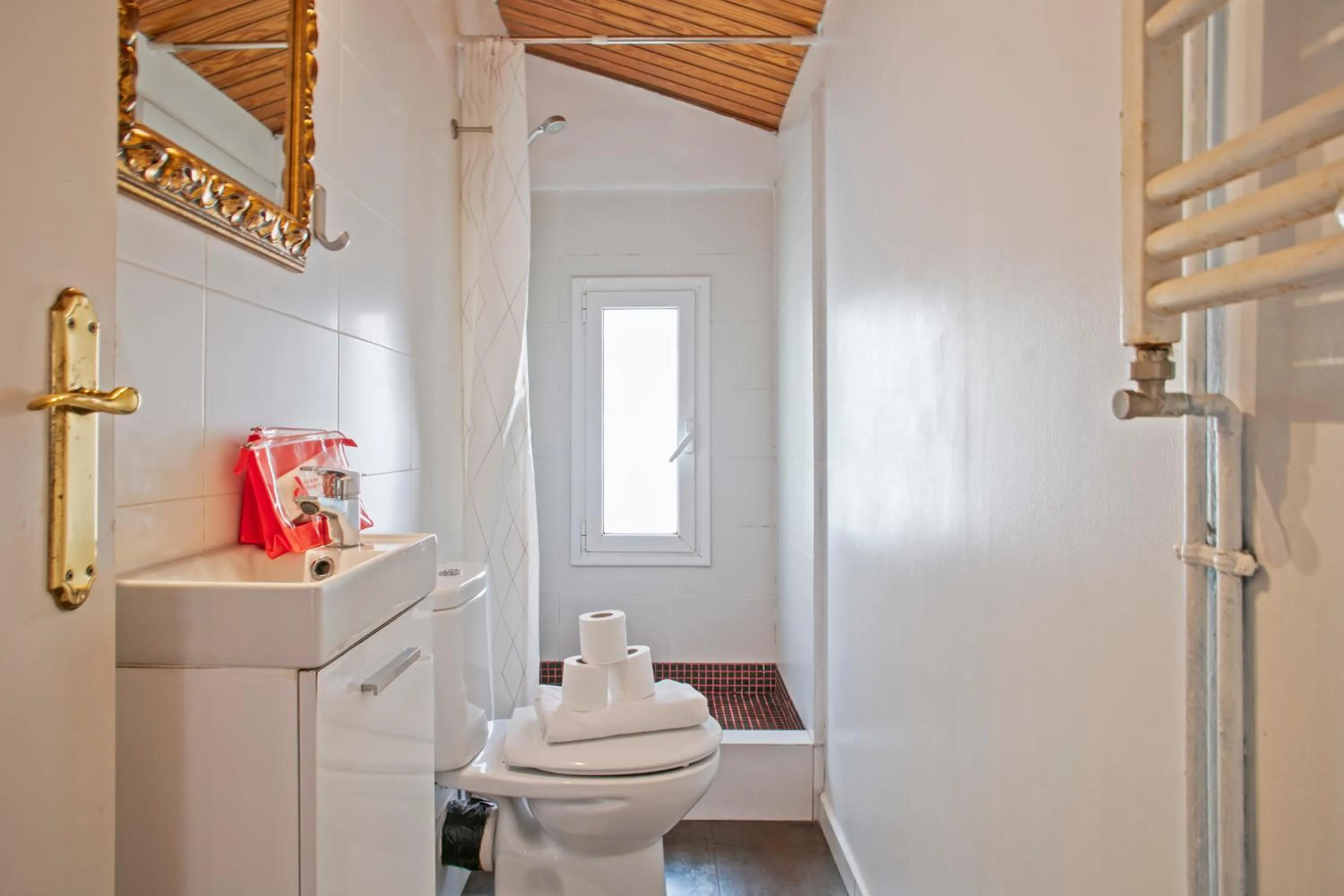 Bathroom in Alcam Studio Alio3