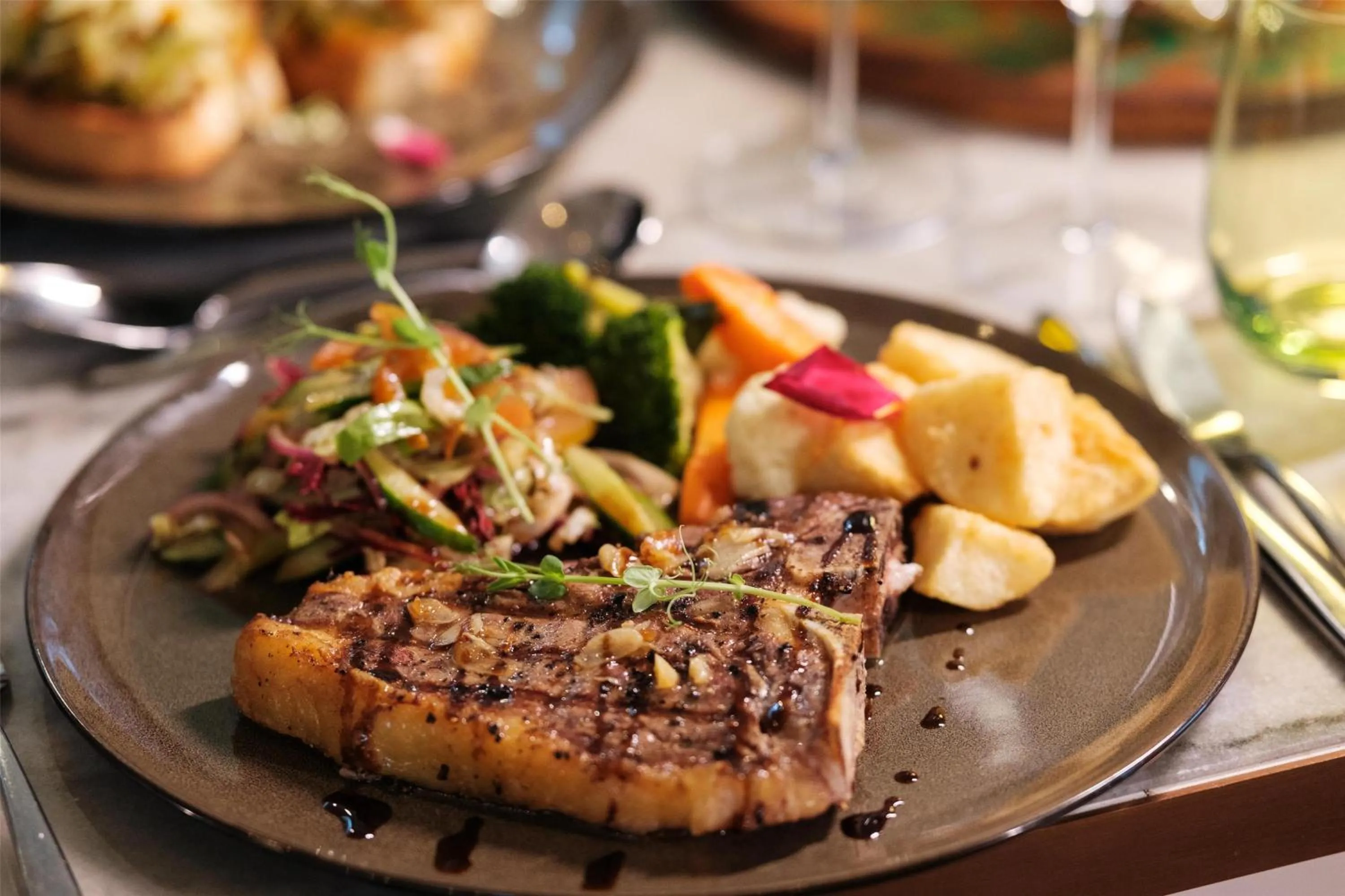 Restaurant/places to eat in Radisson Blu Resort Fiji