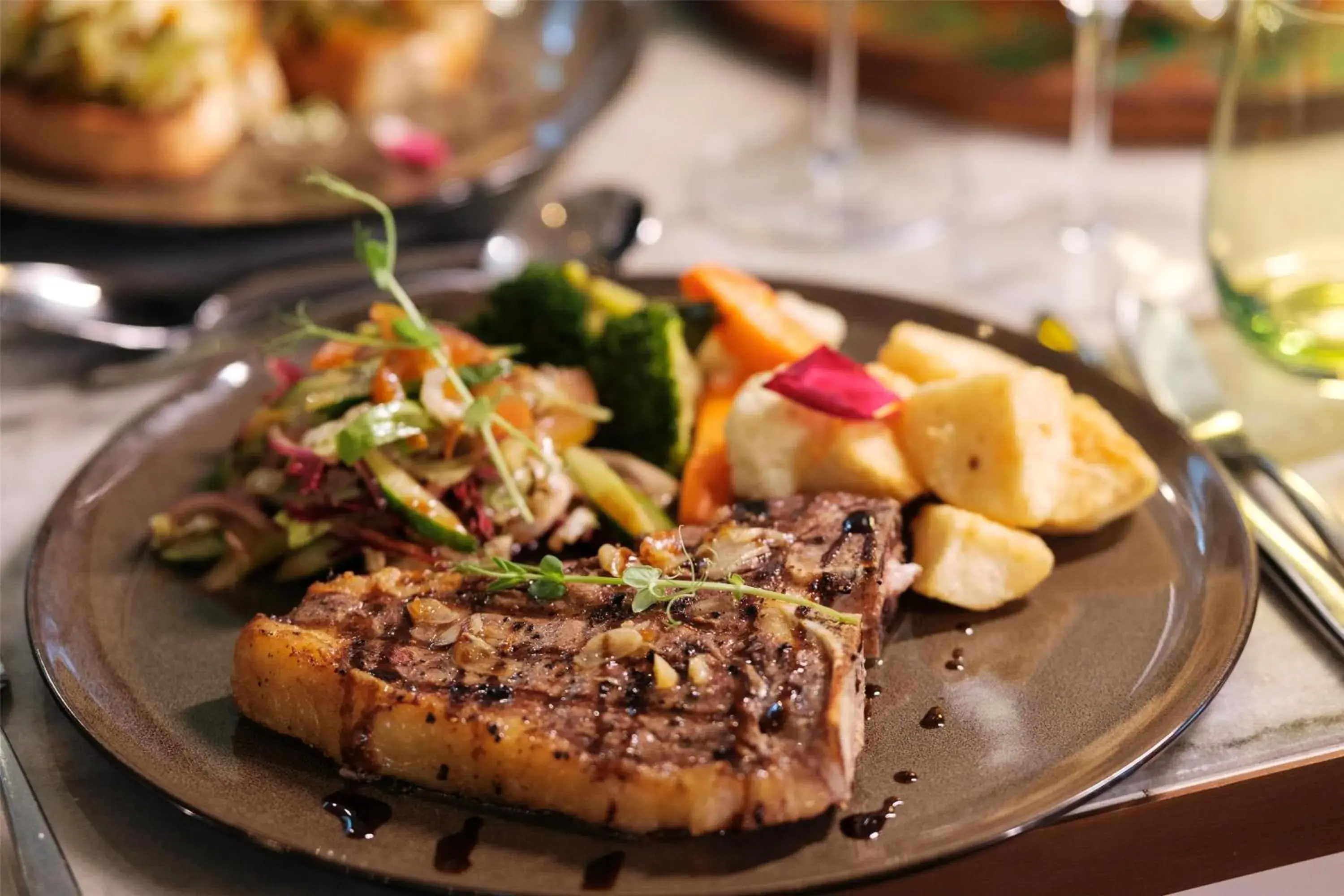 Restaurant/places to eat in Radisson Blu Resort Fiji Restaurant/places to eat in Radisson Blu Resort Fiji