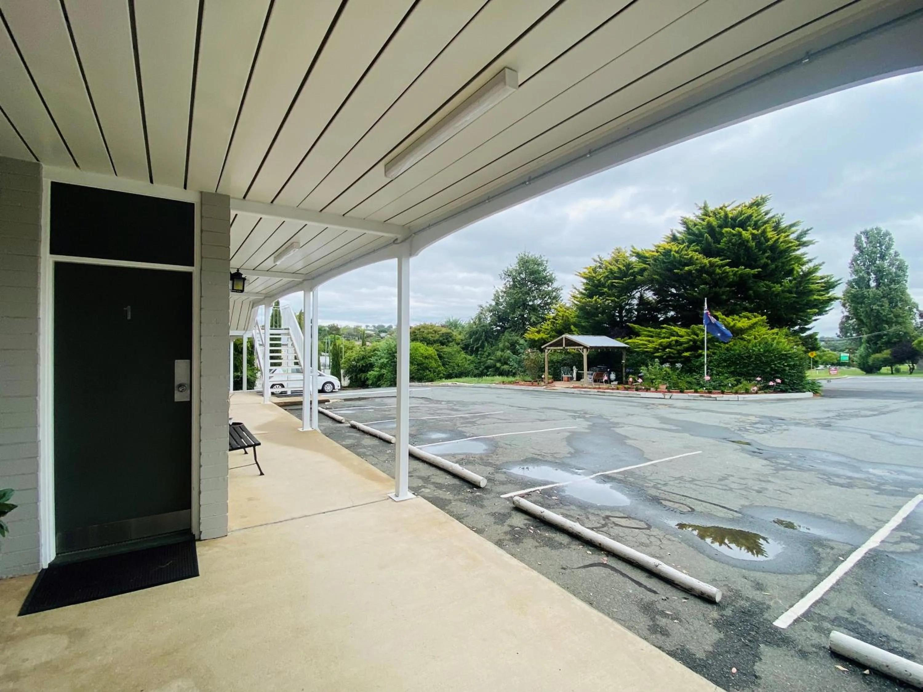 Colonial Lodge Motor Inn