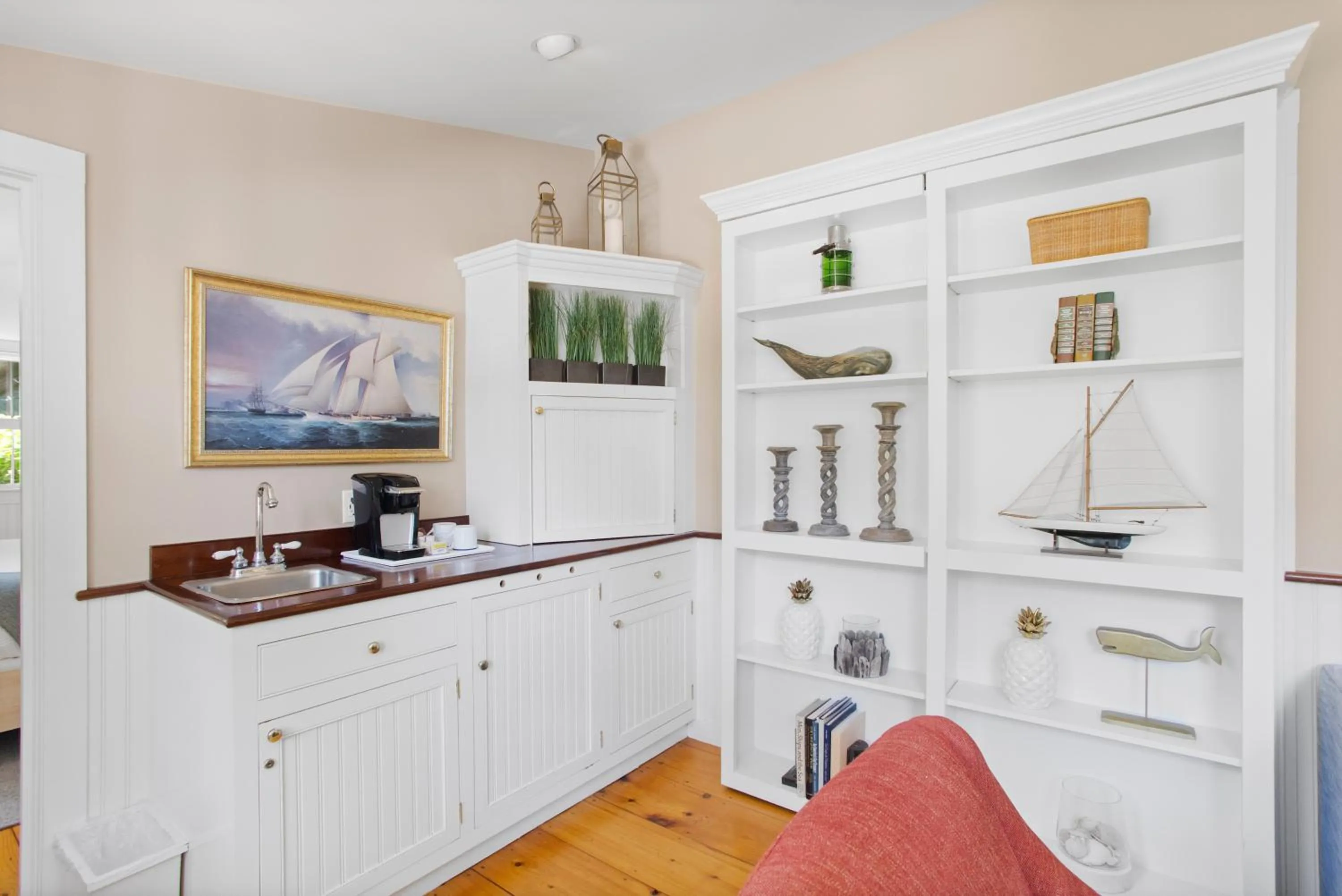 Seating area in Carlisle House Inn