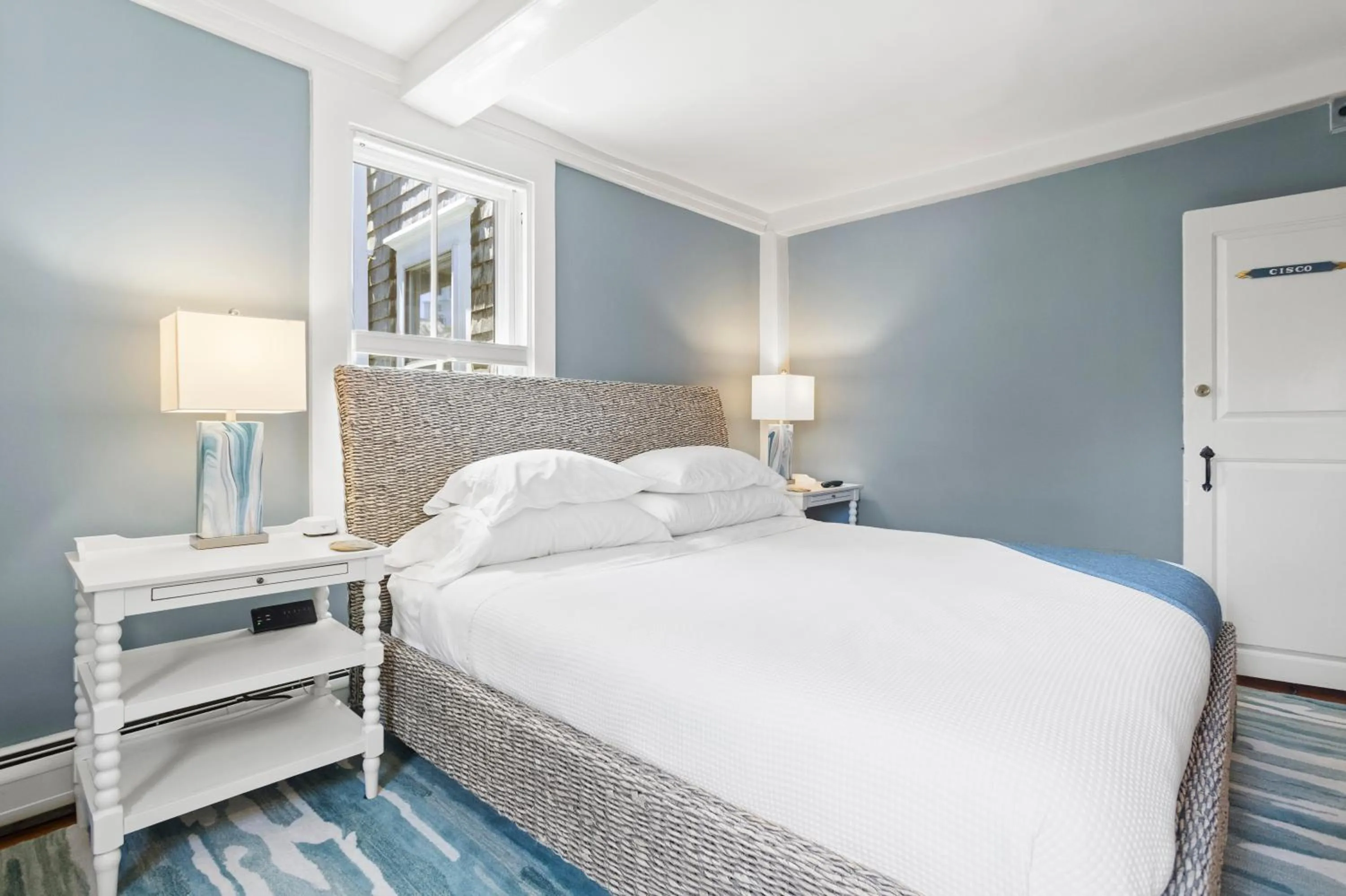 Bedroom, Bed in Carlisle House Inn