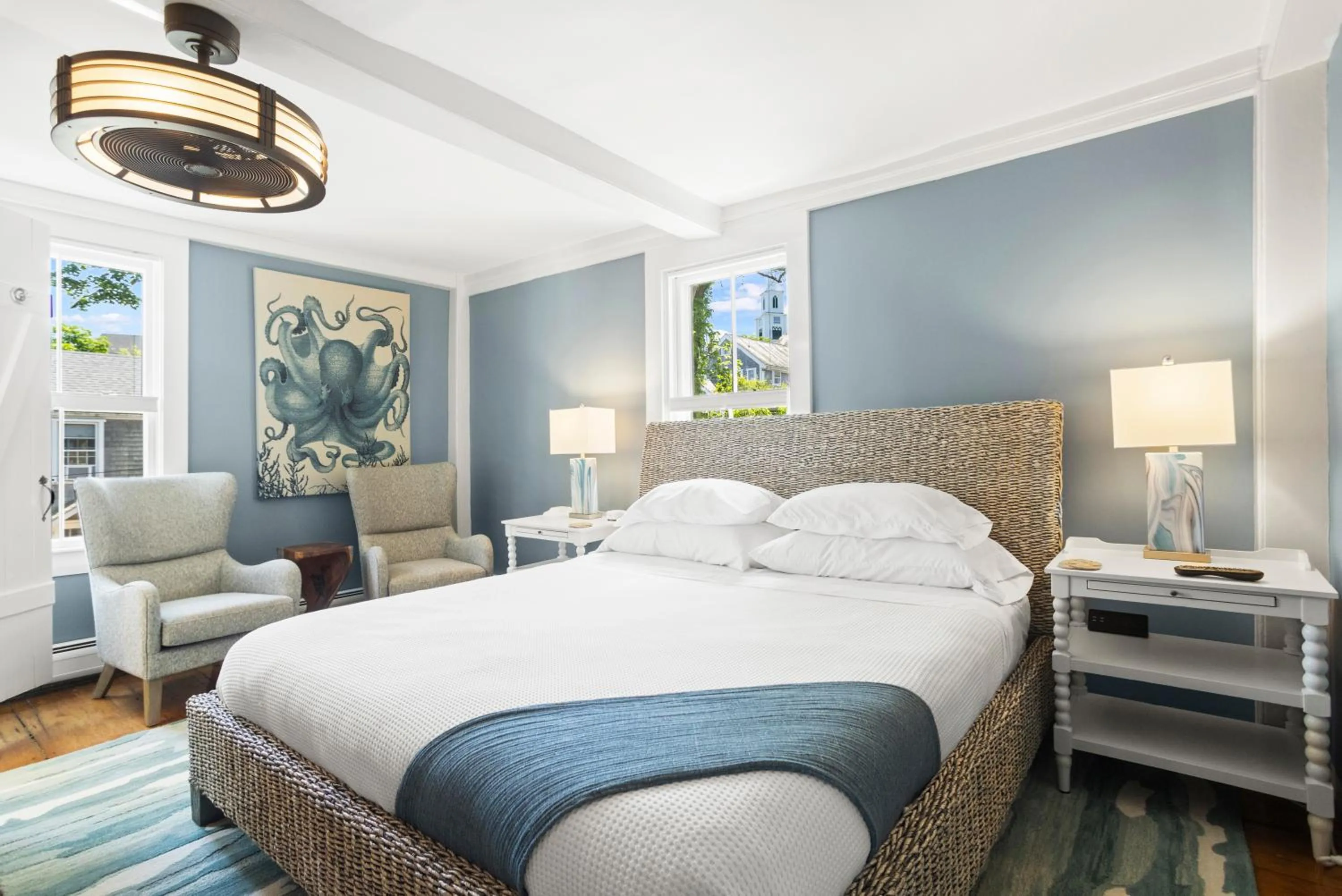 Photo of the whole room, Bed in Carlisle House Inn