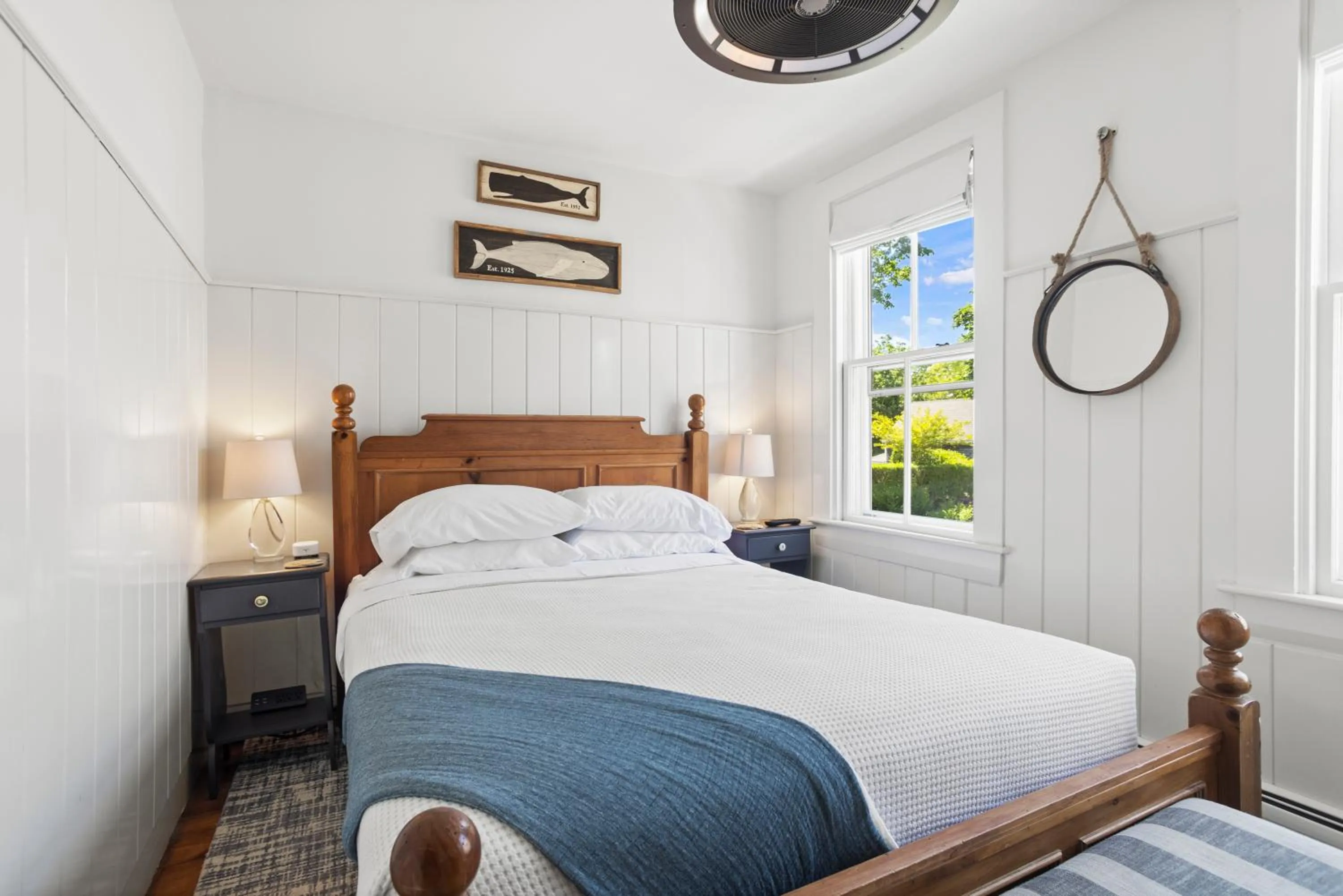 Photo of the whole room, Bed in Carlisle House Inn