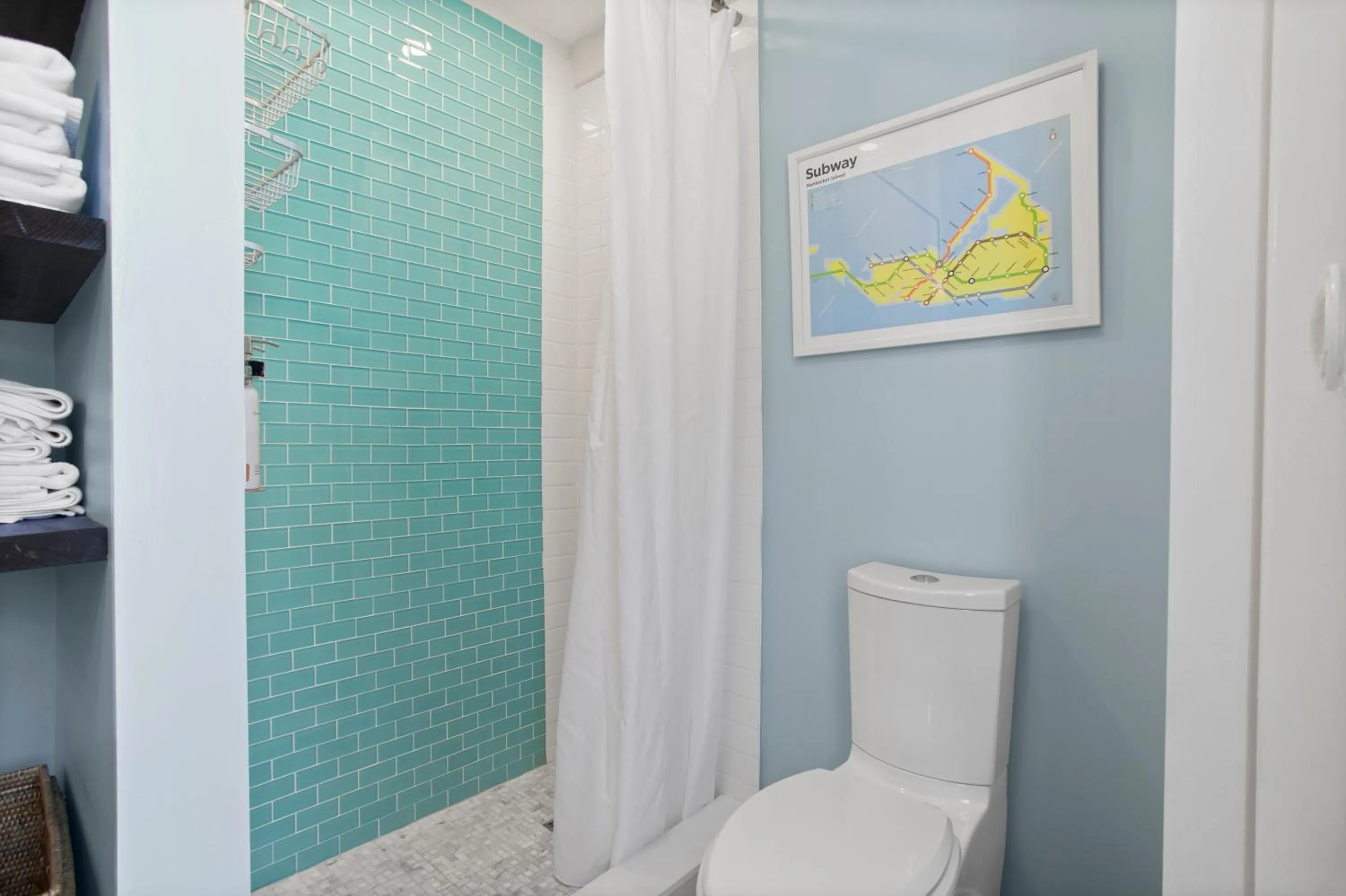 Bathroom in Carlisle House Inn