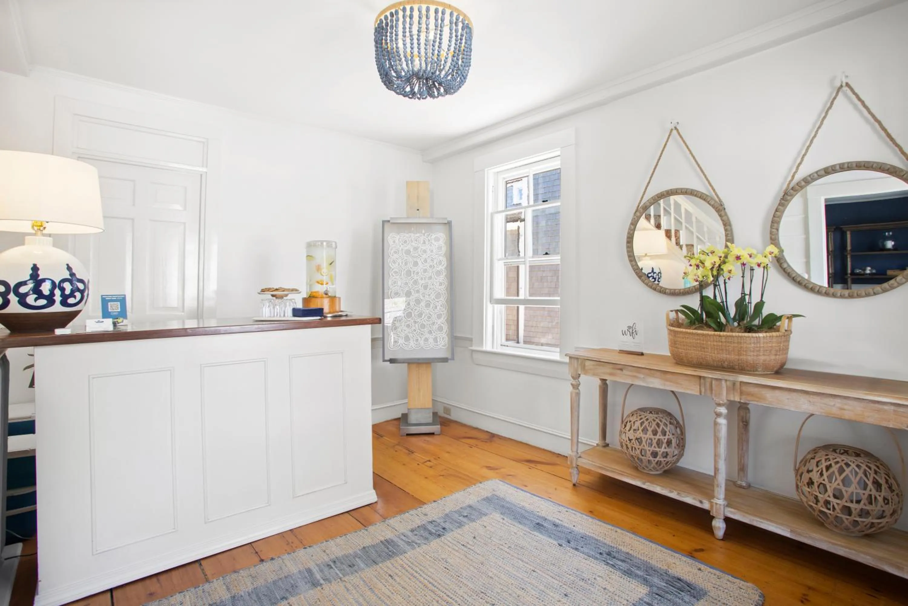 Lobby or reception in Carlisle House Inn