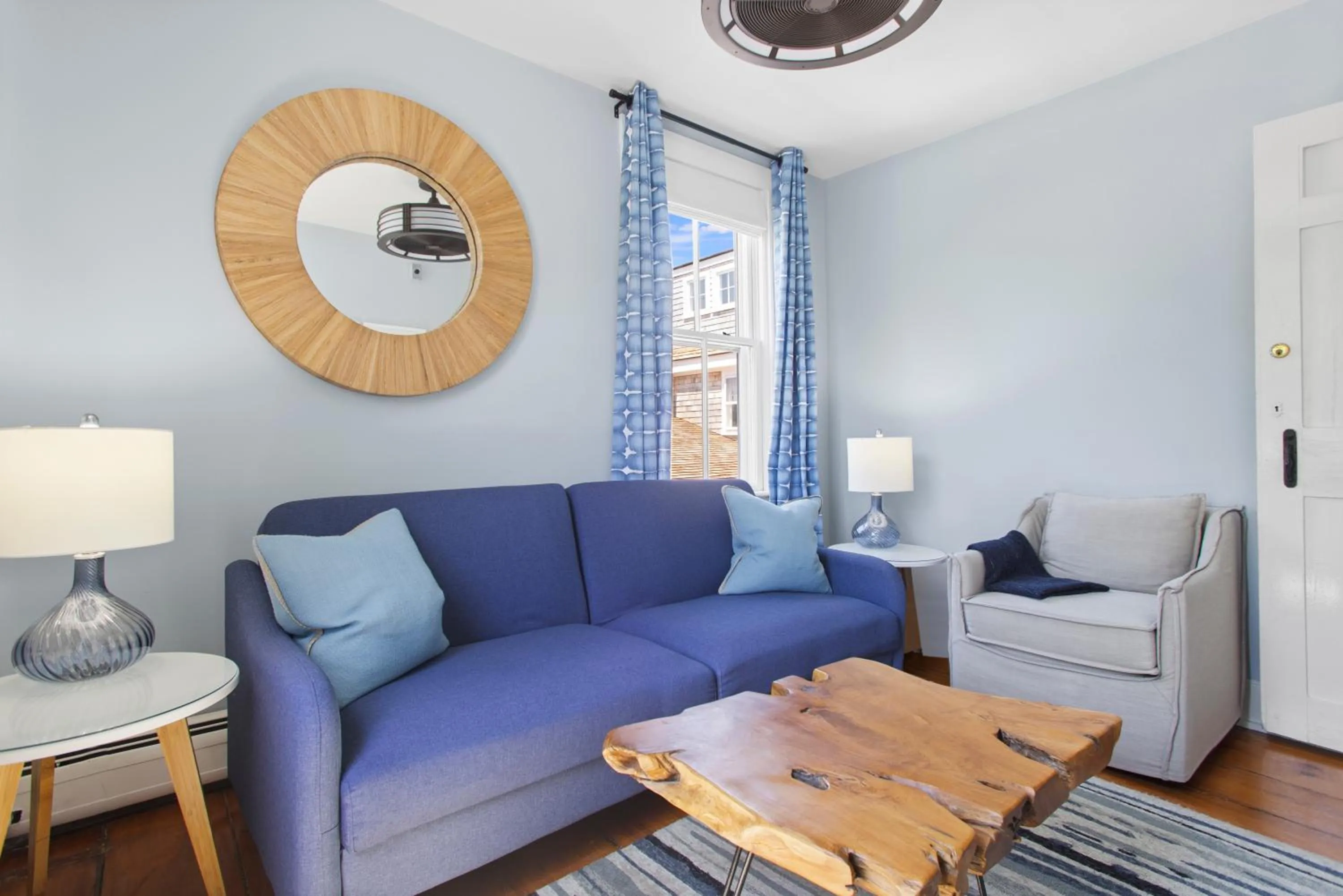 Seating area in Carlisle House Inn